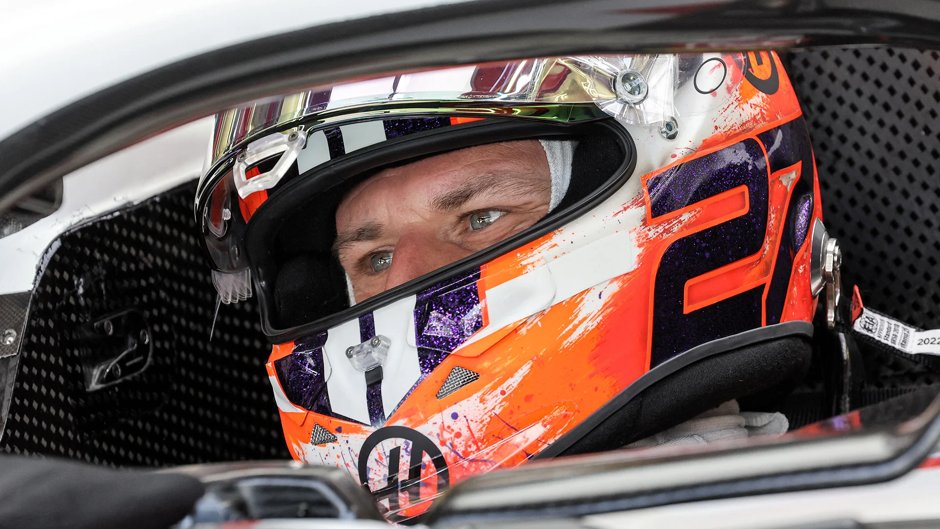 hulkenberg-cockpit-bahrain.png