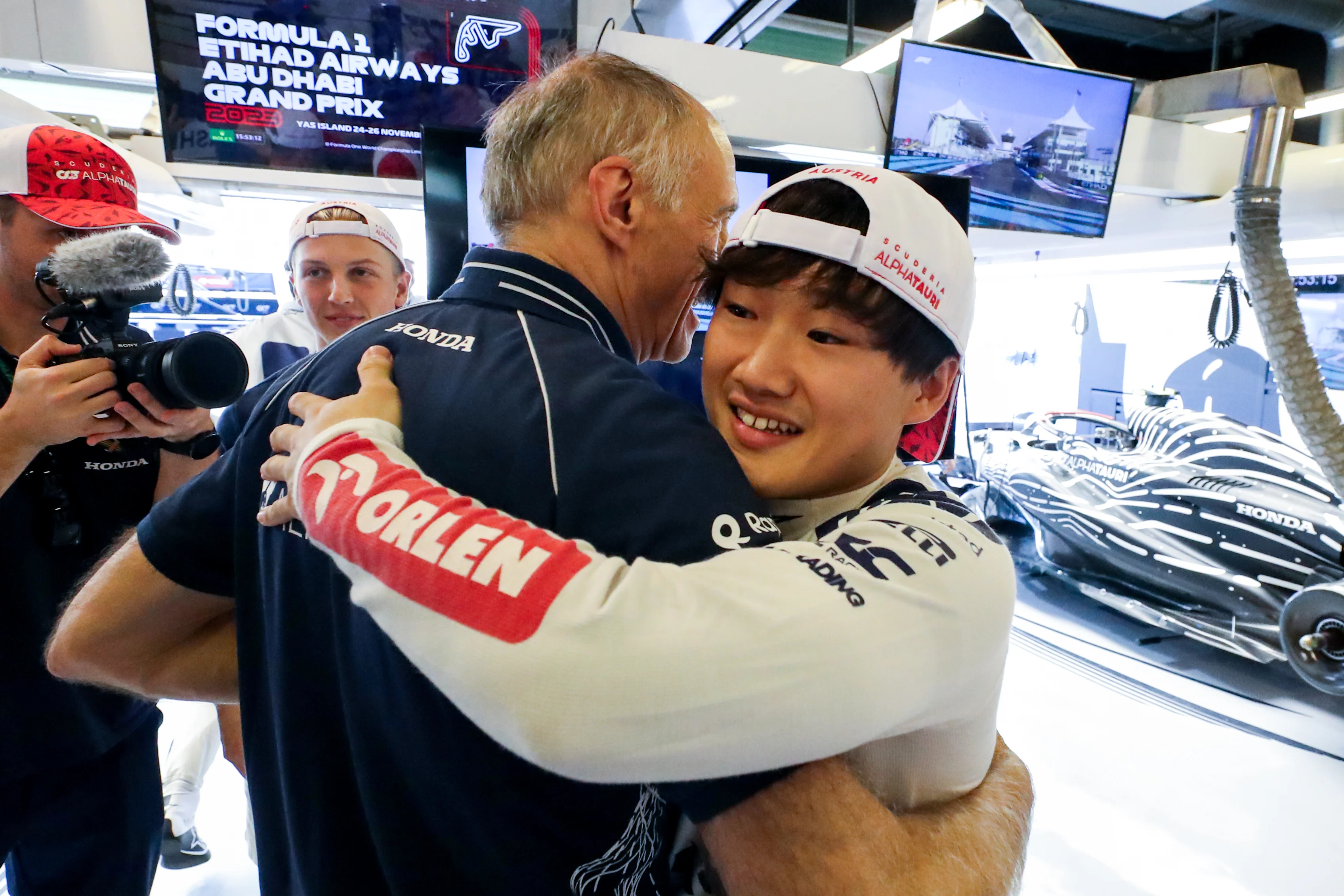 ABU DHABI, UNITED ARAB EMIRATES - NOVEMBER 26: Yuki Tsunoda of Scuderia AlphaTauri and Japan with