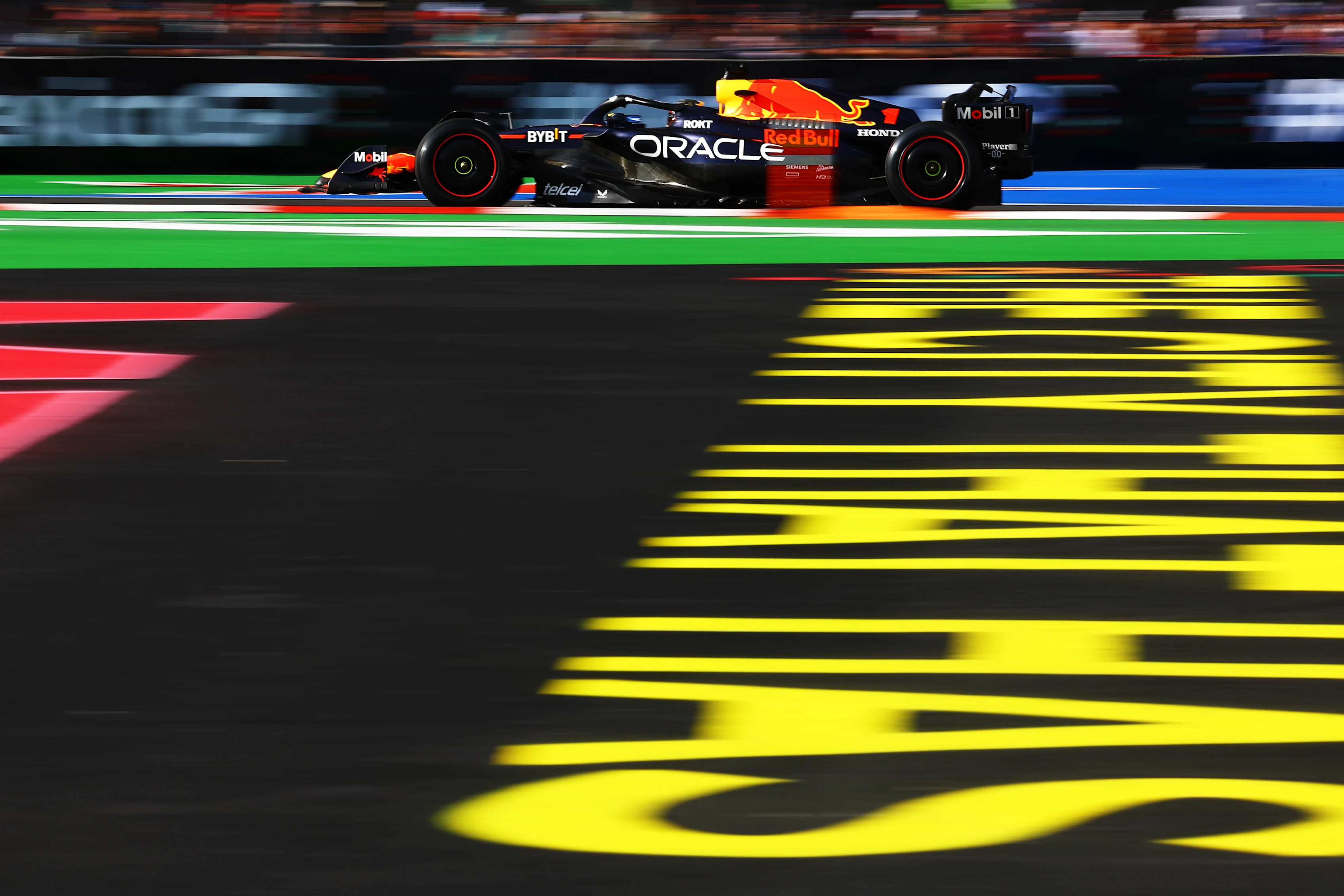 MEXICO CITY, MEXICO - OCTOBER 27: Max Verstappen of the Netherlands driving the (1) Oracle Red Bull Racing RB19 on track during practice ahead of the F1 Grand Prix of Mexico at Autodromo Hermanos Rodriguez on October 27, 2023 in Mexico City, Mexico. (Photo by Mark Thompson/Getty Images)