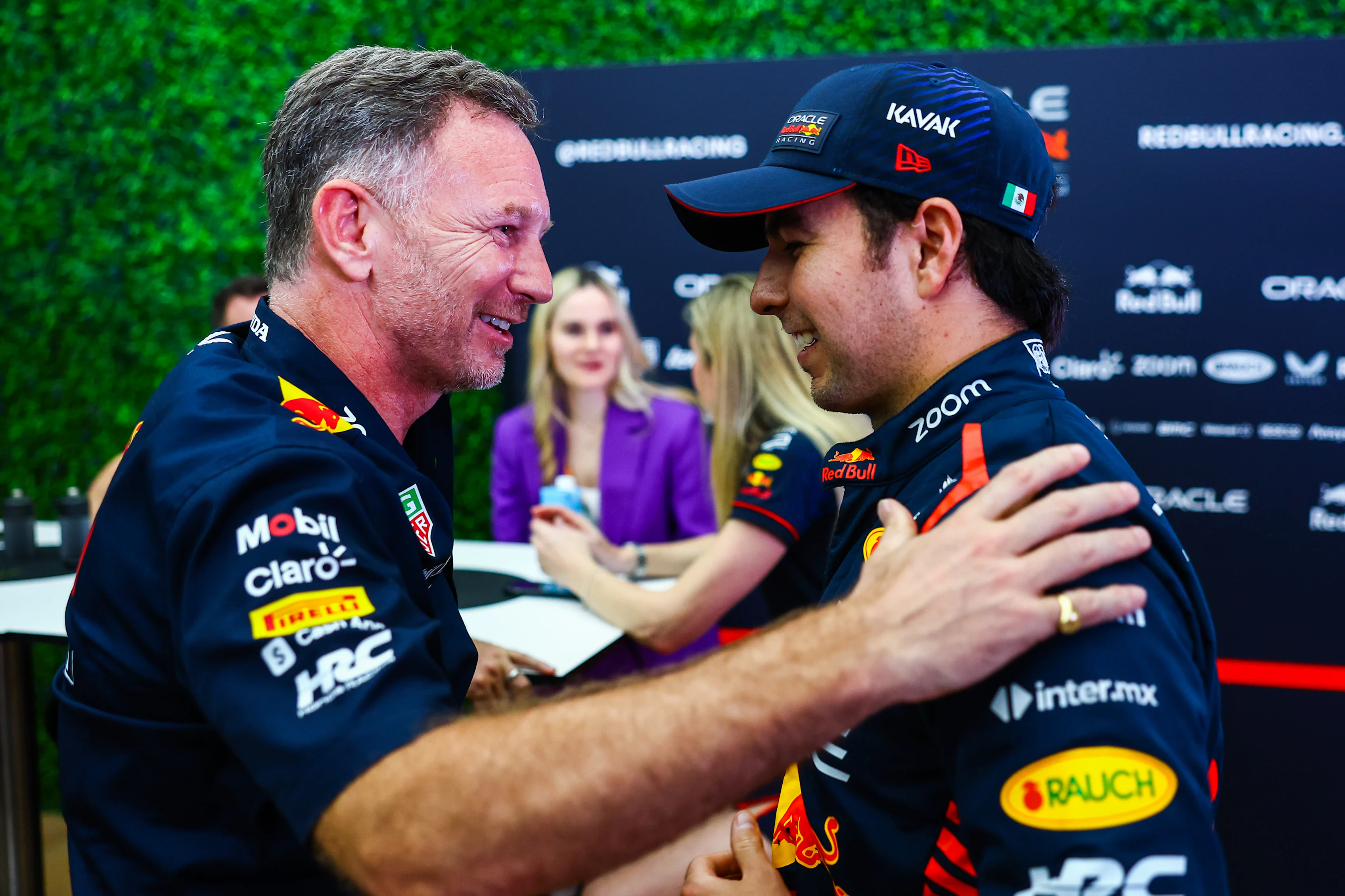 JEDDAH, SAUDI ARABIA - MARCH 18: Red Bull Racing Team Principal Christian Horner talks with Pole position qualifier Sergio Perez of Mexico and Oracle Red Bull Racing in the Paddock after qualifying ahead of the F1 Grand Prix of Saudi Arabia at Jeddah Corniche Circuit on March 18, 2023 in Jeddah, Saudi Arabia. (Photo by Mark Thompson/Getty Images)