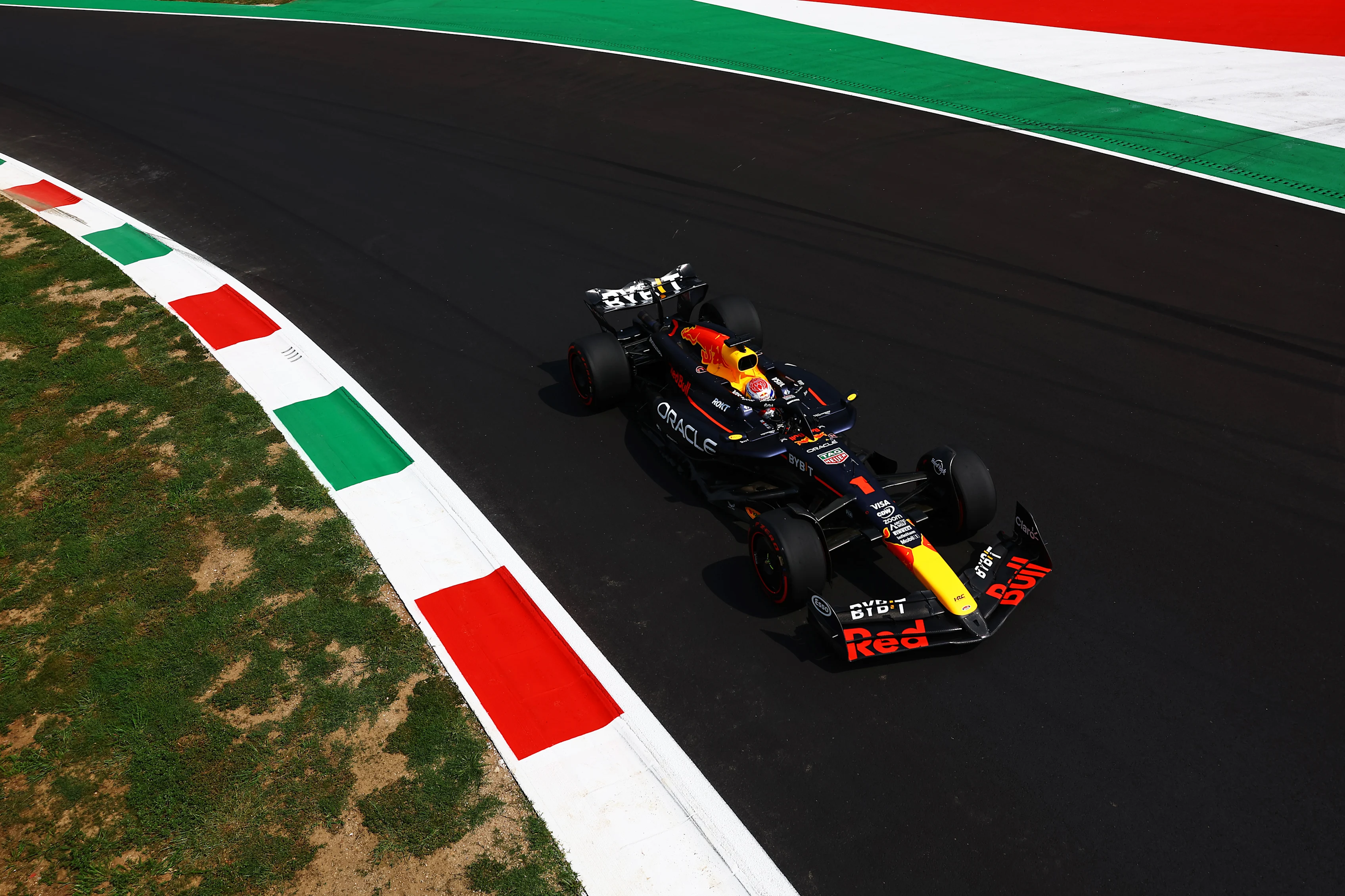 MONZA, ITALY - AUGUST 31: Max Verstappen of the Netherlands driving the (1) Oracle Red Bull Racing RB20 on track during final practice ahead of the F1 Grand Prix of Italy at Autodromo Nazionale Monza on August 31, 2024 in Monza, Italy. (Photo by Mark Thompson/Getty Images)