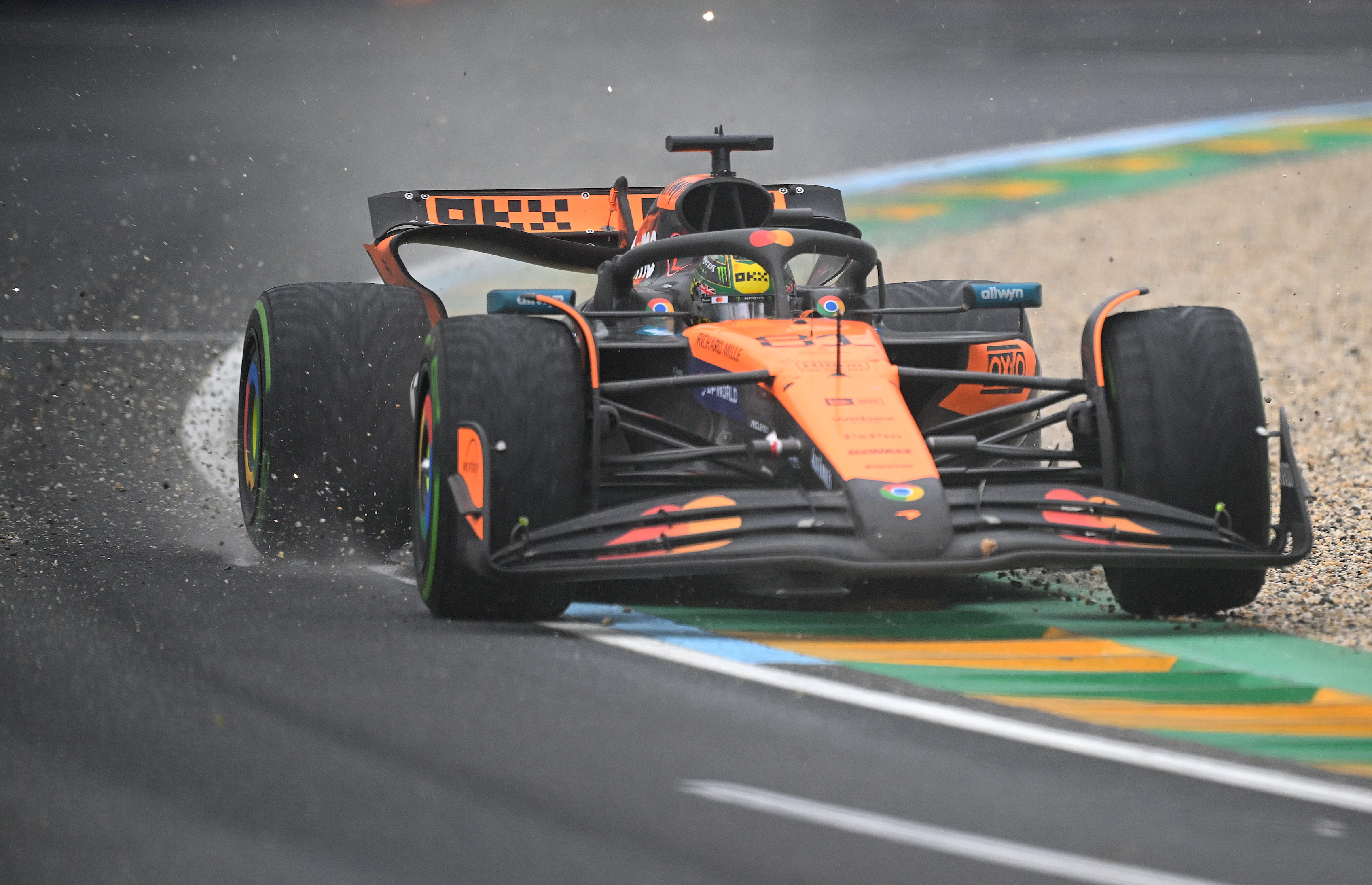 MELBOURNE, AUSTRALIA - MARCH 16: Oscar Piastri of Australia driving the (81) McLaren MCL39 Mercedes