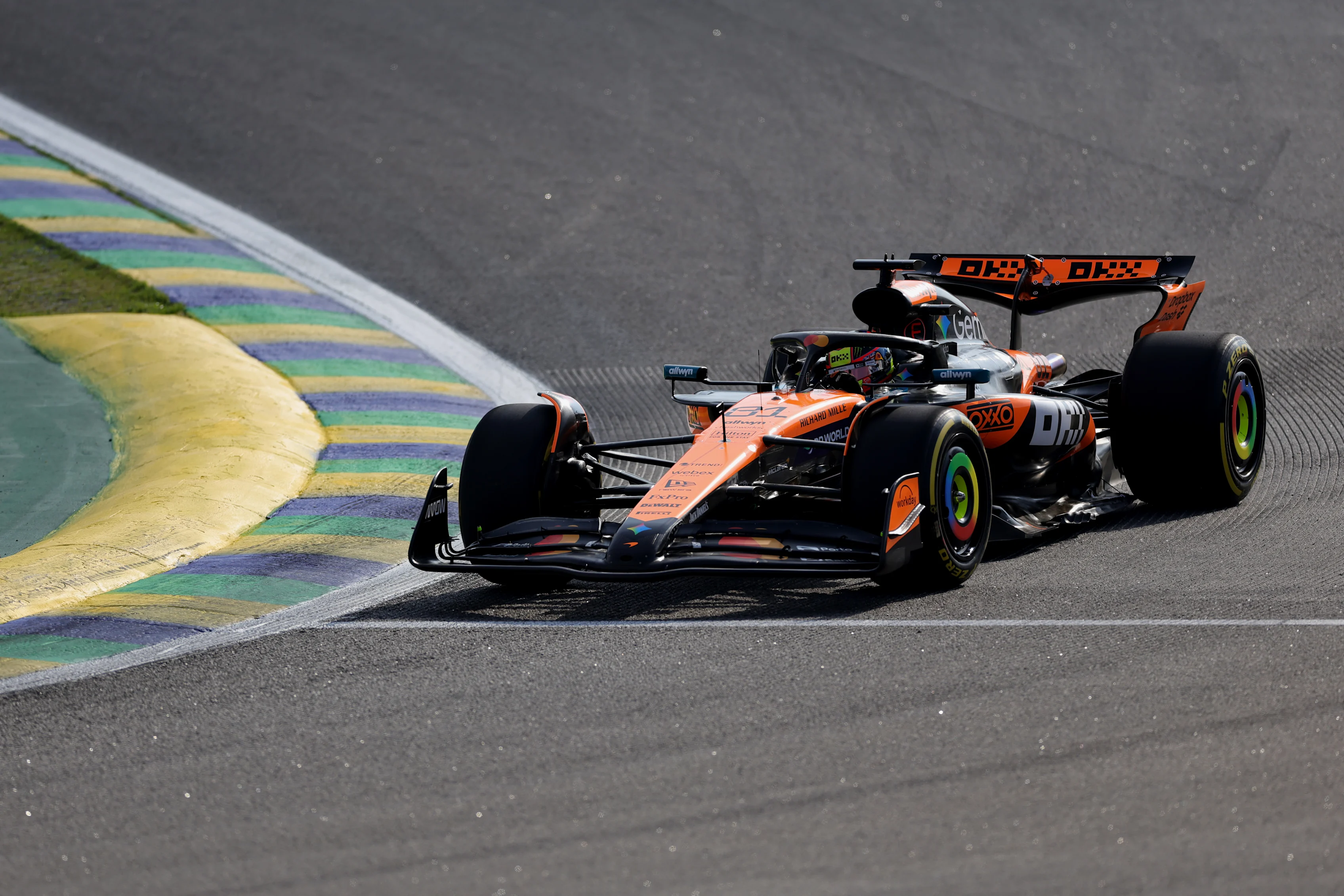 SAO PAULO, BRAZIL - NOVEMBER 07: Oscar Piastri of Australia driving the (81) McLaren MCL39 Mercedes