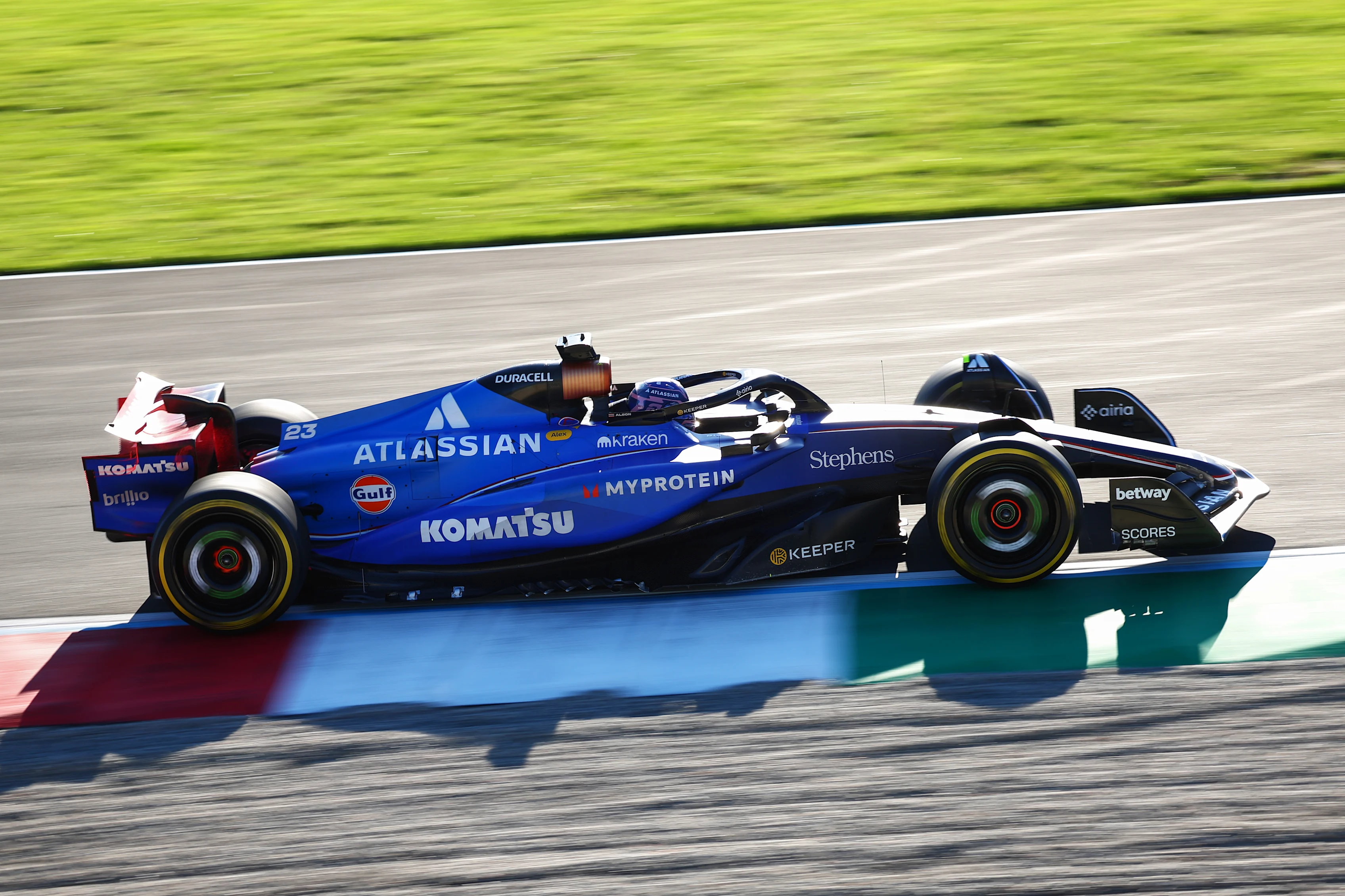 MONZA, ITALY - SEPTEMBER 05: Alexander Albon of Thailand driving the (23) Williams FW47 Mercedes on