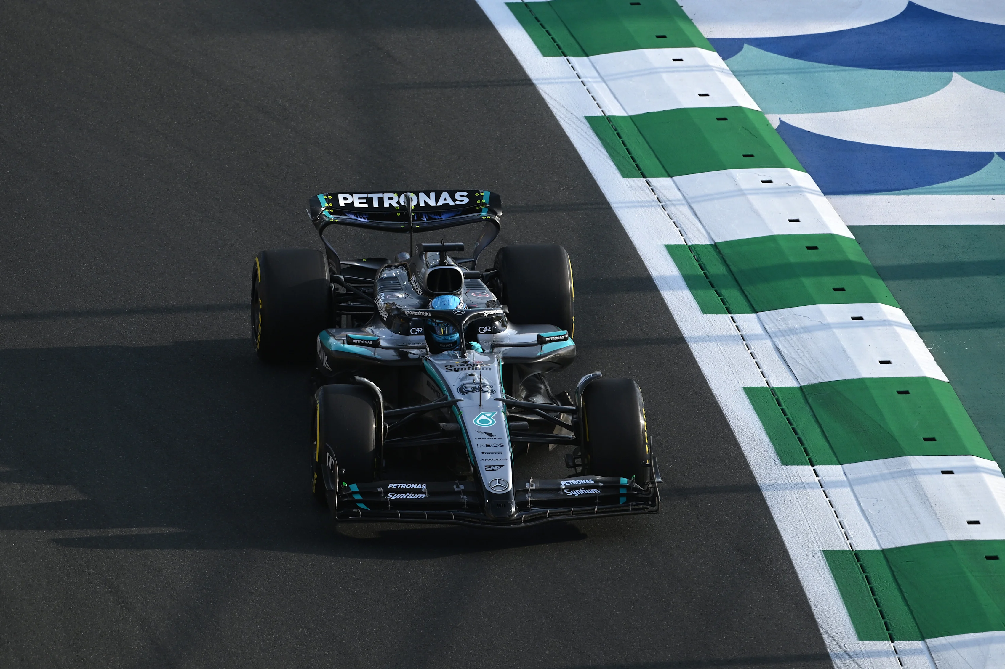 JEDDAH, SAUDI ARABIA - APRIL 18: George Russell of Great Britain driving the (63) Mercedes AMG Petronas F1 Team W16 on track during practice ahead of the F1 Grand Prix of Saudi Arabia at Jeddah Corniche Circuit on April 18, 2025 in Jeddah, Saudi Arabia. (Photo by Mark Sutton - Formula 1/Formula 1 via Getty Images)