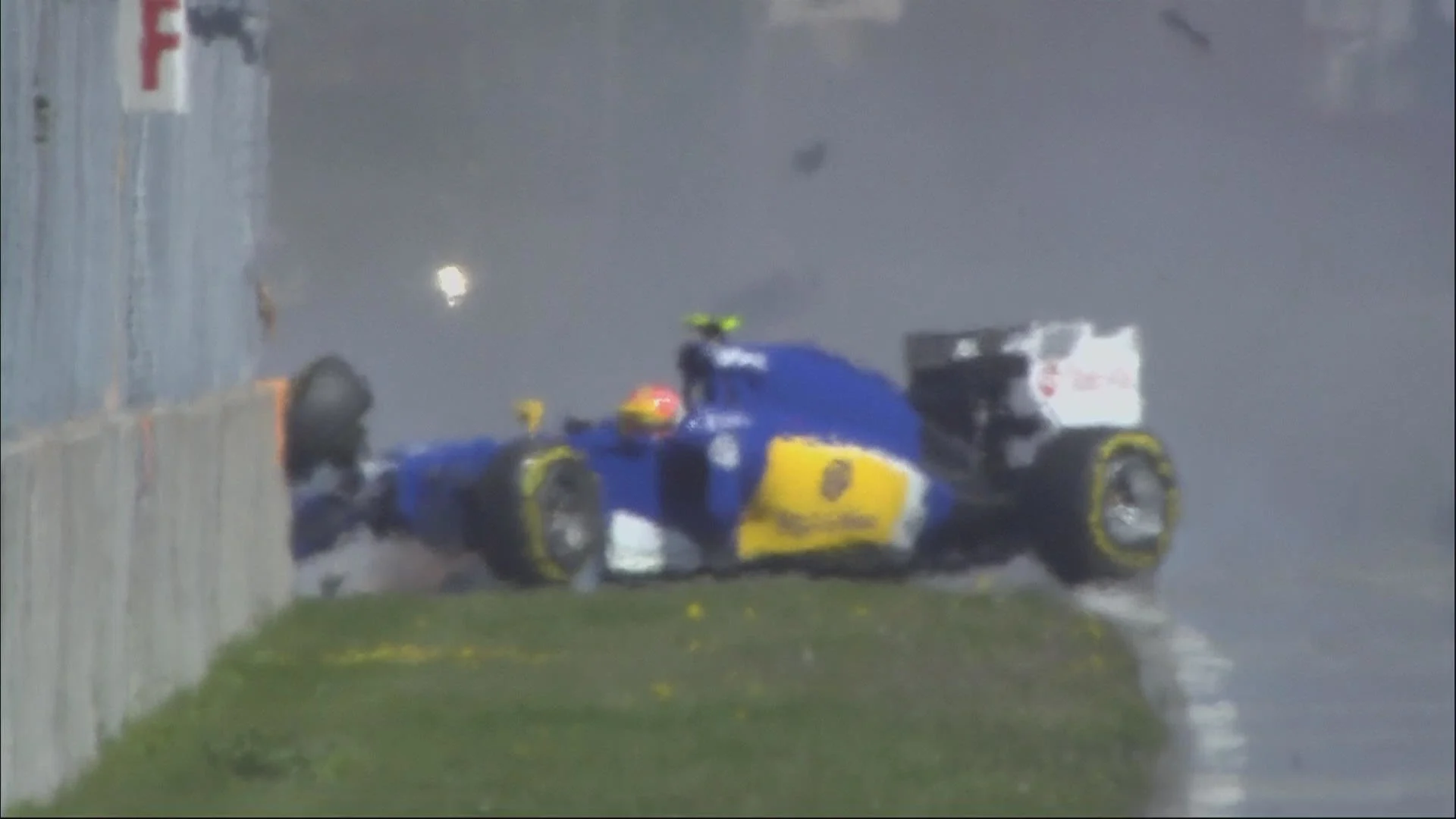 Nasr crashes into the wall