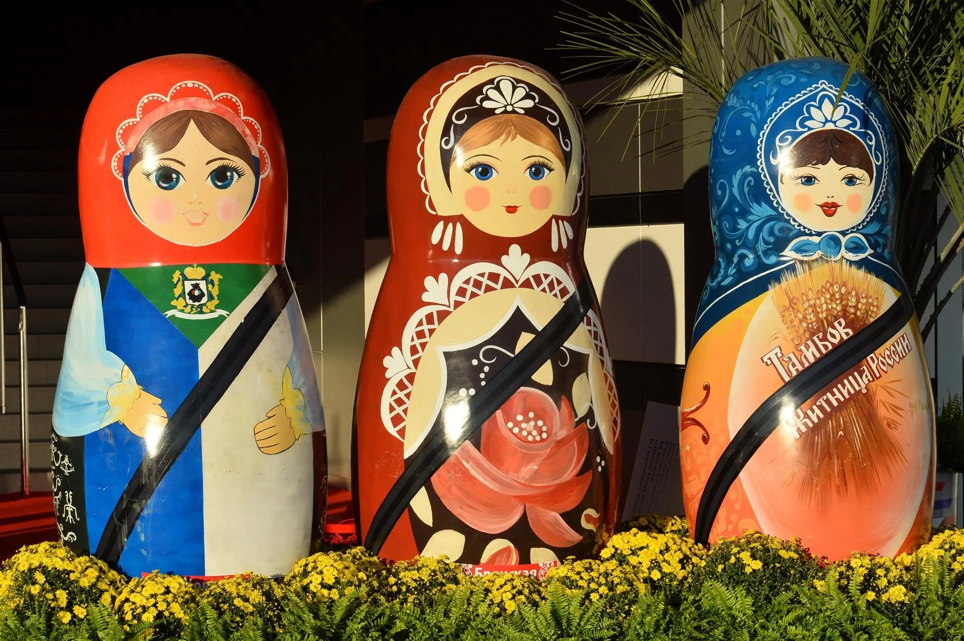 Russian Dolls. Formula One World Championship, Rd16, Russian Grand Prix, Practice, Sochi Autodrom, Sochi, Krasnodar Krai, Russia, Friday, 10 October 2014© Sutton Images. No reproduction without permission