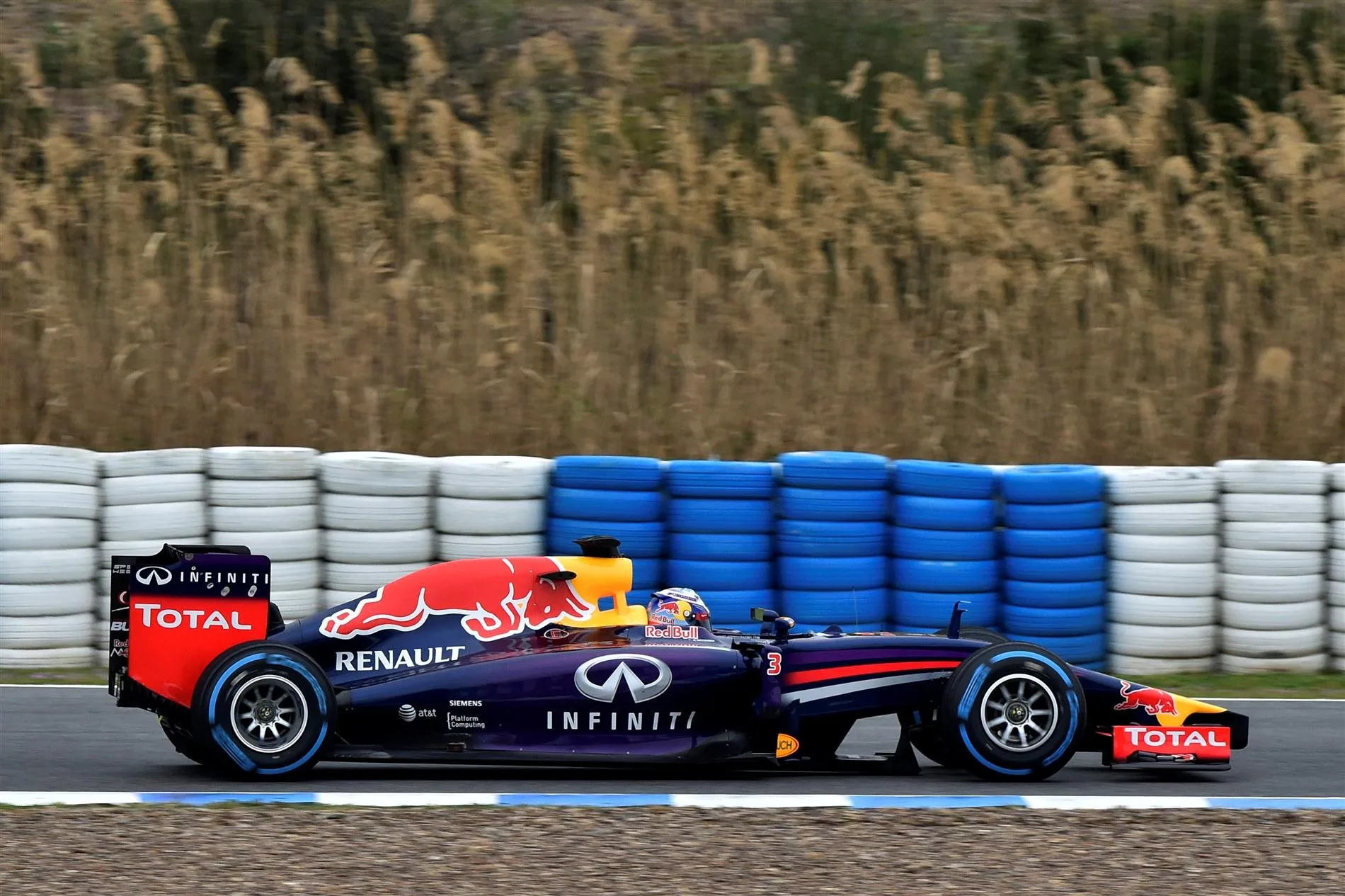 Daniel Ricciardo (AUS) Red Bull Racing RB10. Formula One Testing, Jerez, Spain, Day Four, Friday, 31 January 2014 © Sutton Images. No reproduction without permission