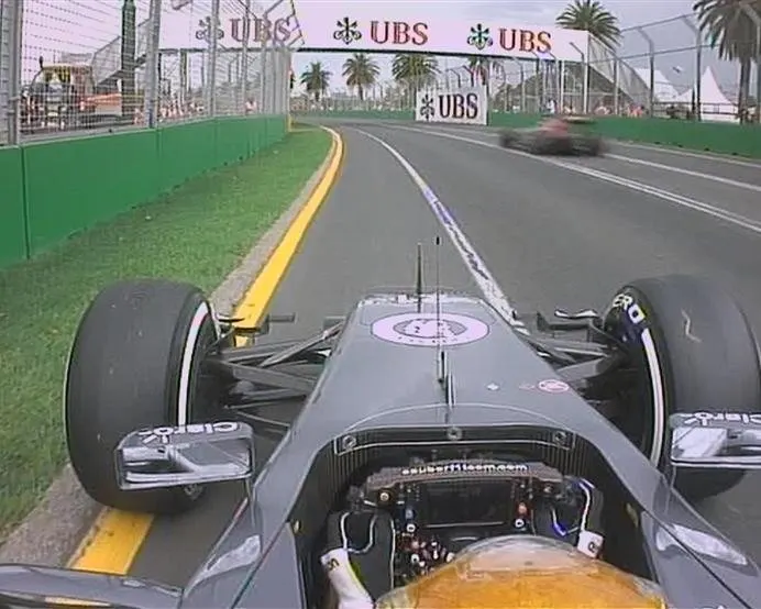 Sauber's Esteban Gutierrez suffers a suspected gearbox issue © FOWC Ltd. No reproduction without permission.