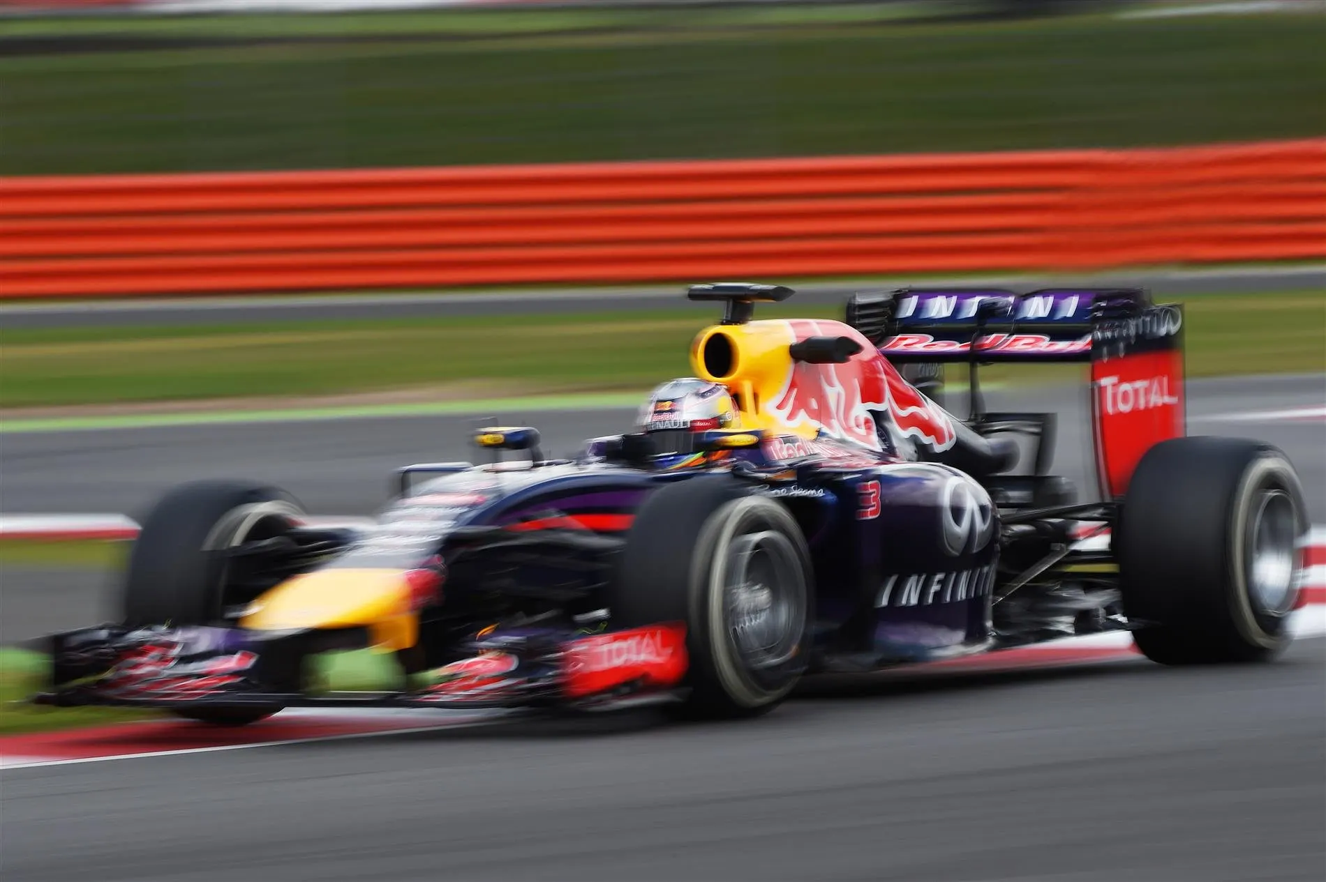 Daniel Ricciardo (AUS) Red Bull Racing RB10. Formula One Testing, Silverstone, England, Day One, Tuesday, 8 July 2014