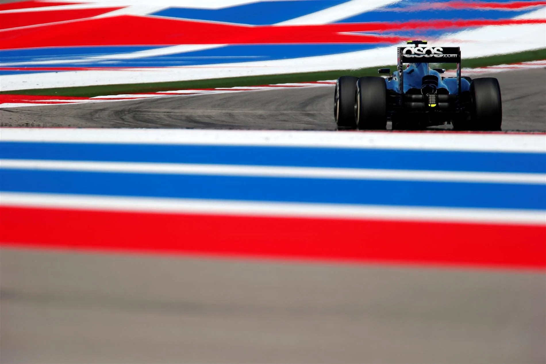 Kevin Magnussen (DEN) McLaren MP4-29. Formula One World Championship, Rd17, United States Grand Prix, Practice, Austin, Texas, USA, Friday, 31 October 2014