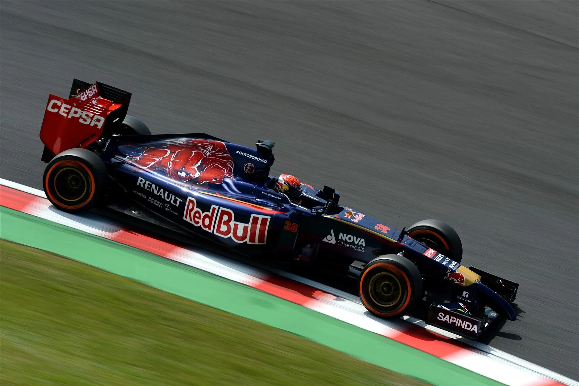 Max Verstappen (NDL) Scuderia Toro Rosso STR9. Formula One World Championship, Rd15, Japanese Grand Prix, Practice, Suzuka, Japan, Friday, 3 October 2014