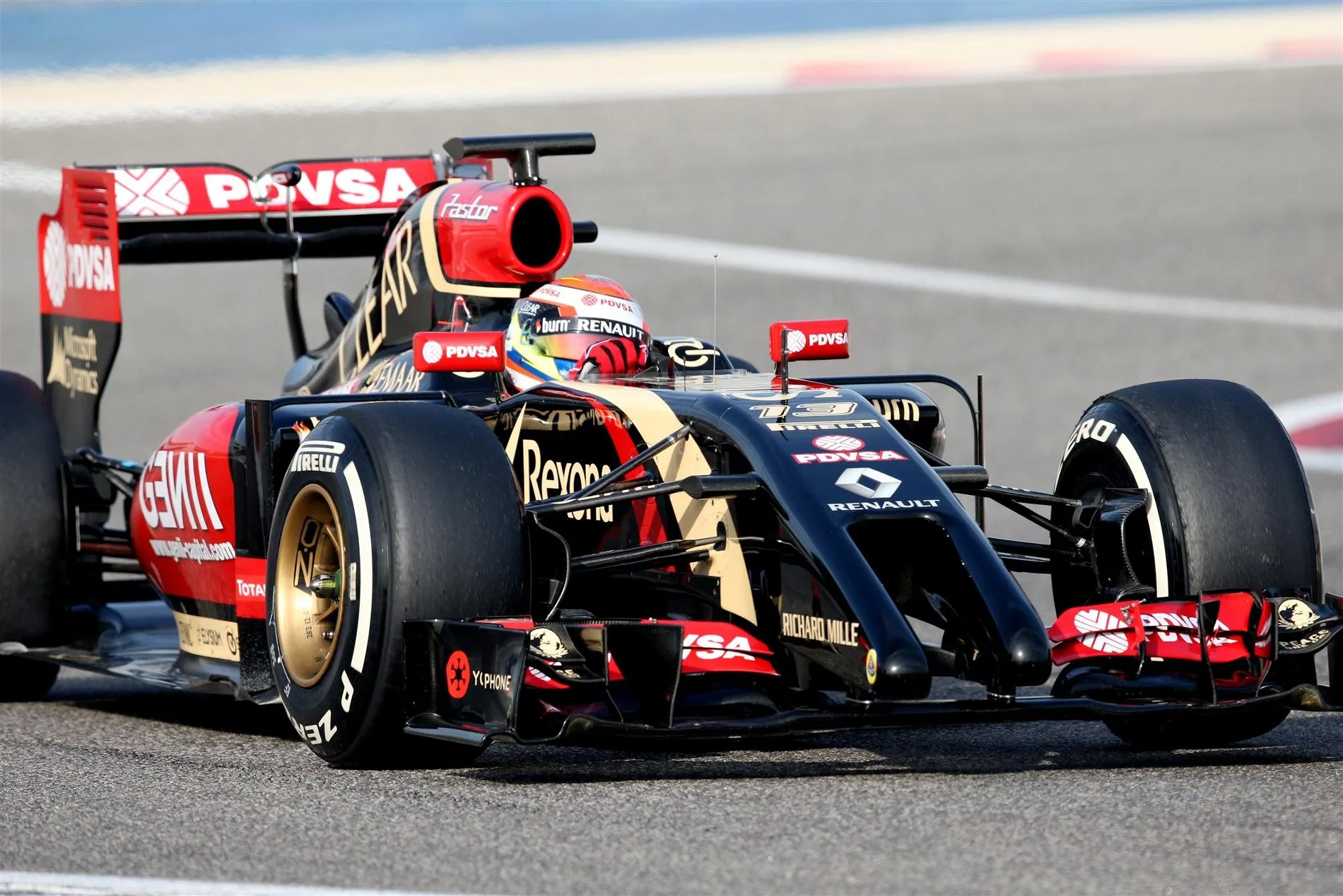 Pastor Maldonado (VEN) Lotus E22. Formula One Testing, Day Four, Bahrain International Circuit, Sakhir, Bahrain, Saturday, 22 February 2014