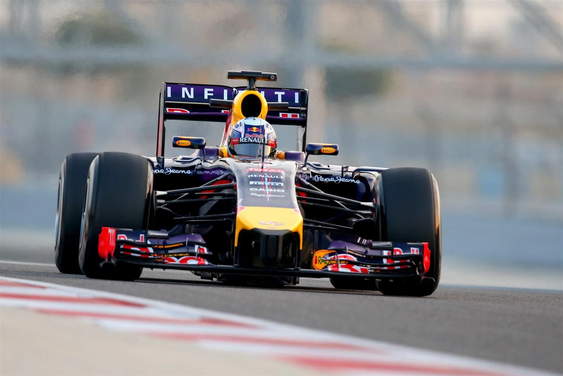 Daniel Ricciardo (AUS) Red Bull Racing RB10. Formula One Testing, Day One, Bahrain International Circuit, Sakhir, Bahrain, Thursday, 27 February 2014