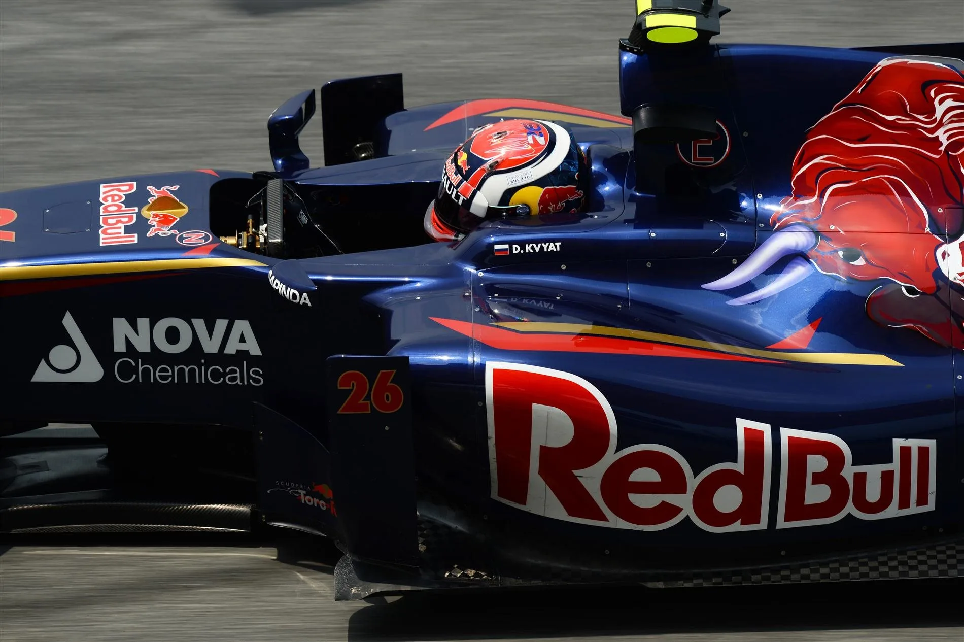 Daniil Kvyat (RUS) Scuderia Toro Rosso STR9. Formula One World Championship, Rd2, Malaysian Grand Prix, Practice, Sepang, Malaysia, Friday, 28 March 2014