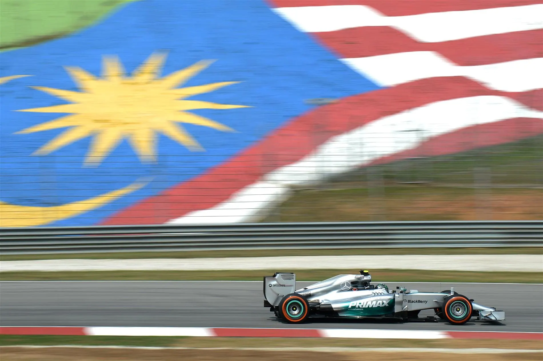 Nico Rosberg (GER) Mercedes AMG F1 W05. Formula One World Championship, Rd2, Malaysian Grand Prix, Practice, Sepang, Malaysia, Friday, 28 March 2014