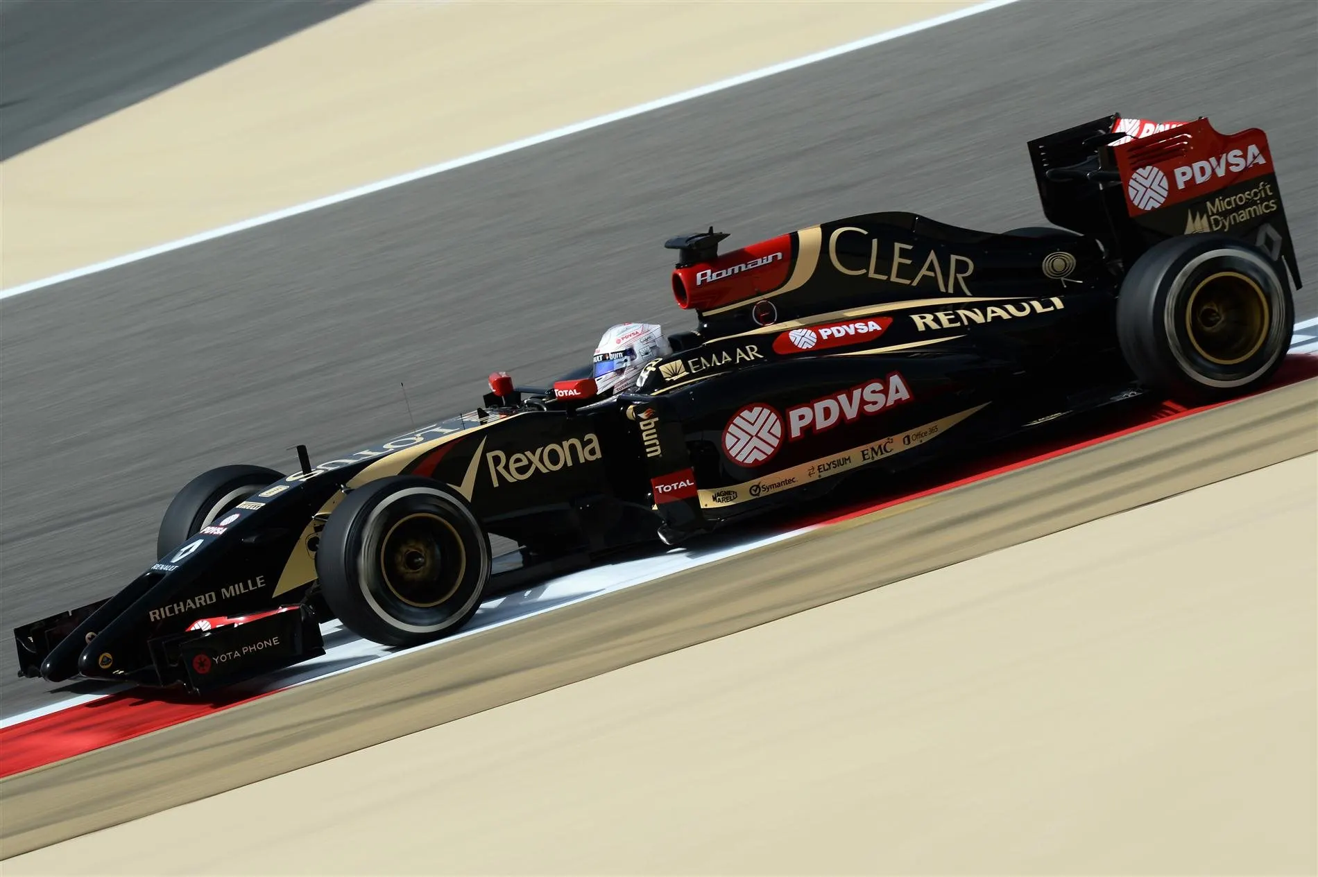 Romain Grosjean (FRA) Lotus E22. Formula One World Championship, Rd3, Bahrain Grand Prix, Practice, Bahrain International Circuit, Sakhir, Bahrain, Friday, 4 April 2014