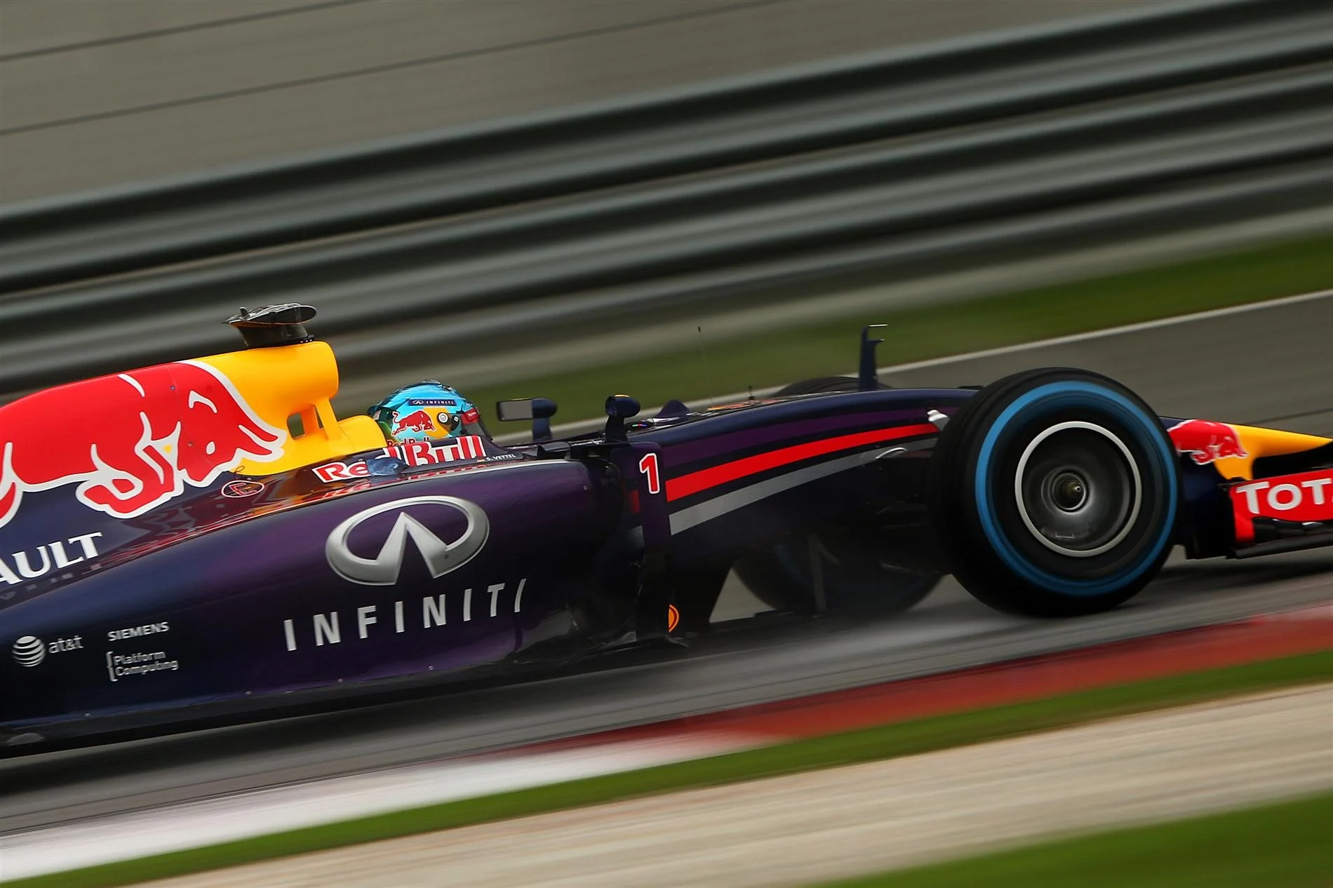 Sebastian Vettel (GER) Red Bull Racing RB10. Formula One World Championship, Rd2, Malaysian Grand Prix, Qualifying, Sepang, Malaysia, Saturday, 29 March 2014