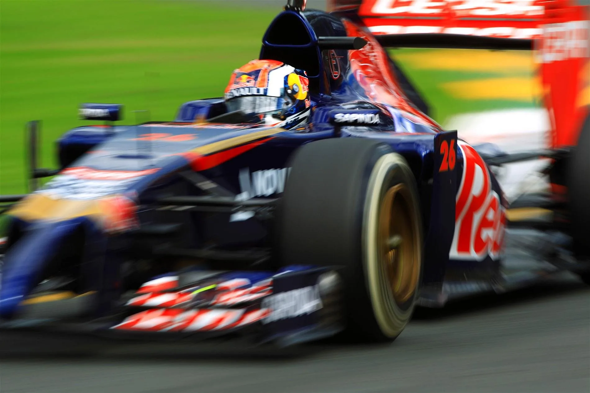 Daniil Kvyat (RUS) Scuderia Toro Rosso STR9. Formula One World Championship, Rd1, Australian Grand Prix, Qualifying, Albert Park, Melbourne, Australia, Saturday, 15 March 2014
