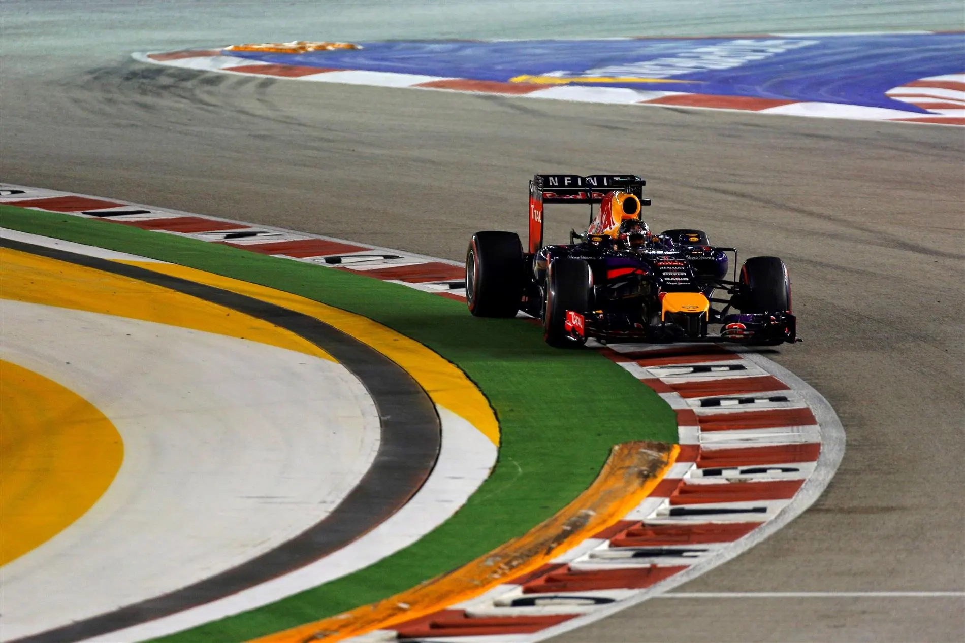 Sebastian Vettel (GER) Red Bull Racing RB10. Formula One World Championship, Rd14, Singapore Grand Prix, Marina Bay Street Circuit, Singapore, Race Day, Sunday, 21 September 2014