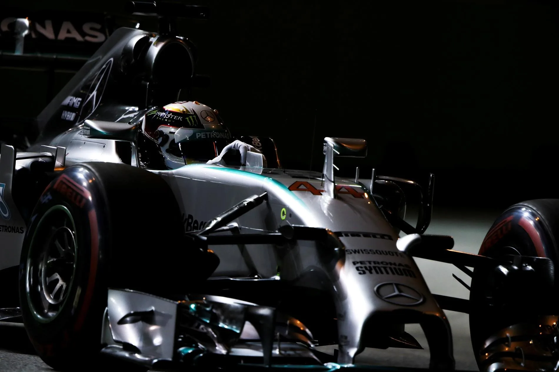 Lewis Hamilton (GBR) Mercedes AMG F1 W05. Formula One World Championship, Rd14, Singapore Grand Prix, Marina Bay Street Circuit, Singapore, Qualifying, Saturday, 20 September 2014