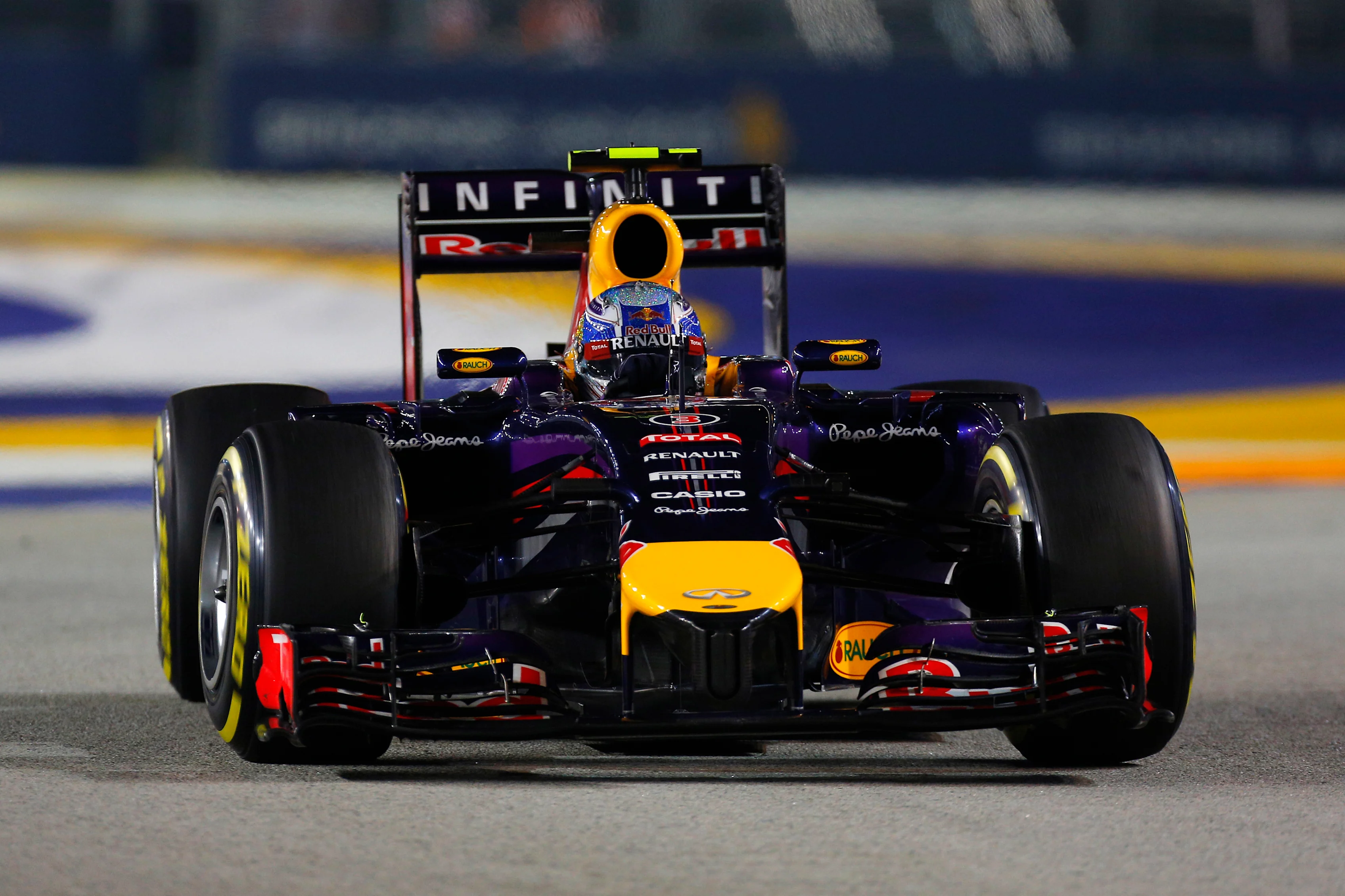 Daniel Ricciardo (AUS) Red Bull Racing RB10.
Formula One World Championship, Rd14, Singapore Grand Prix, Marina Bay Street Circuit, Singapore, Race Day, Sunday 21 September 2014.