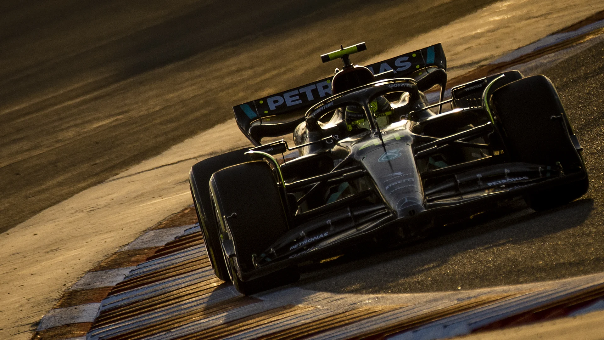hamilton-bahrain-testing.png