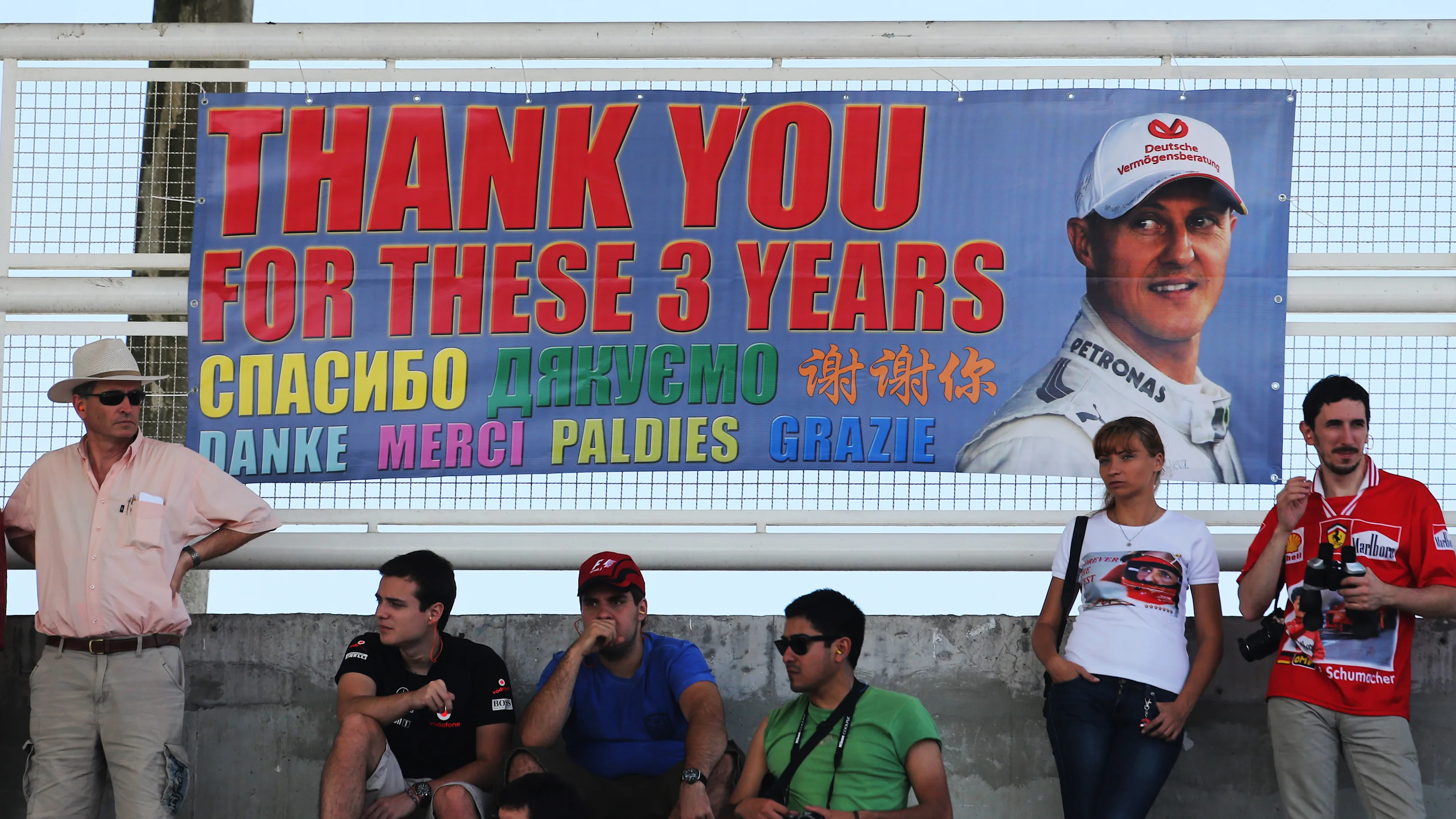 Fans with Michael Schumacher (GER) Mercedes AMG F1 banner.
Formula One World Championship, Rd20