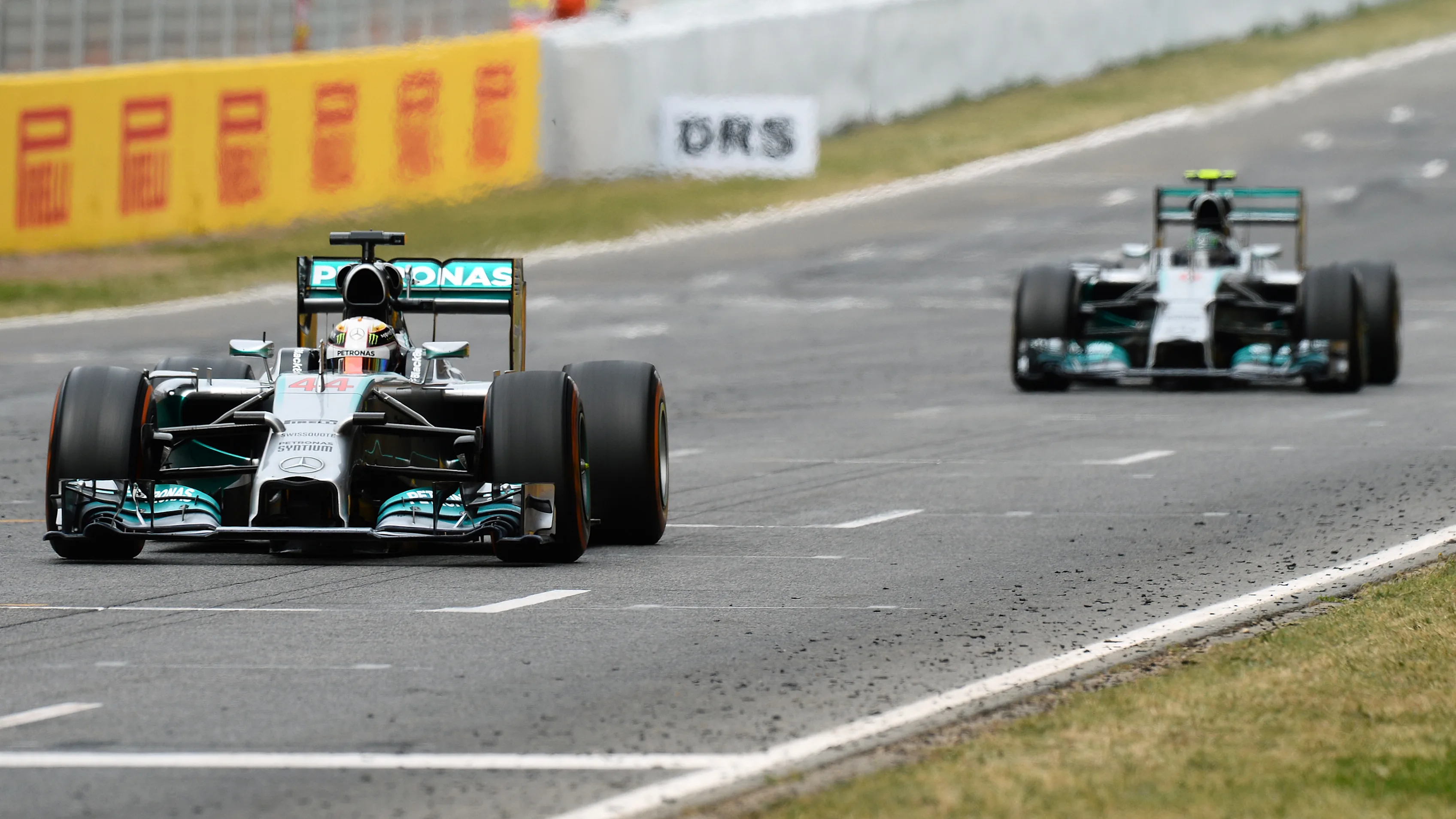 Lewis Hamilton (GBR) Mercedes AMG F1 W05 and Nico Rosberg (GER) Mercedes AMG F1 W05. Formula One
