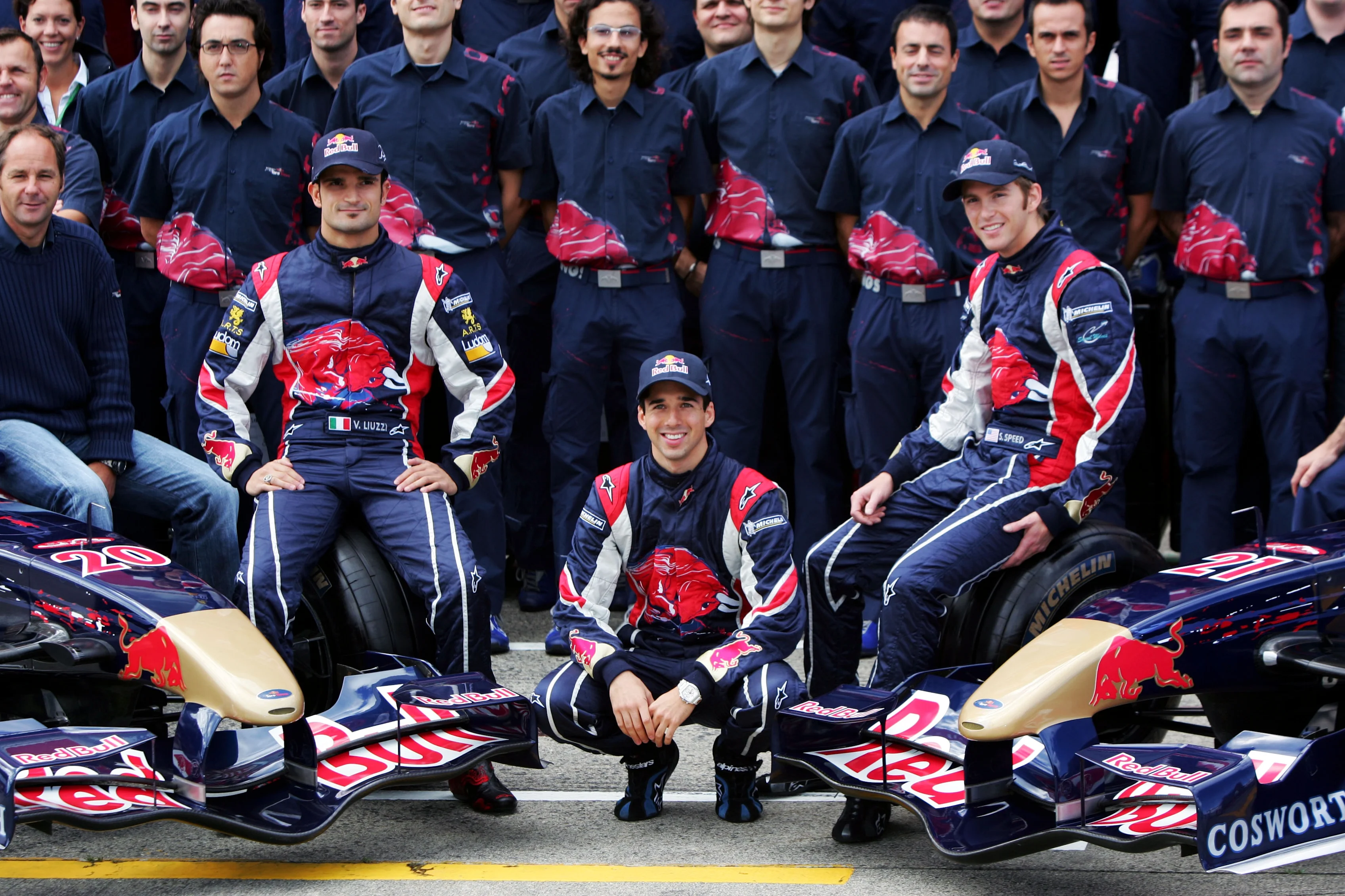 (L to R): Vitantonio Liuzzi (ITA) Scuderia Toro Ross; Neel Jani (SUI) Scuderia Toro Rosso Third Driver and Scott Speed (USA) Scuderia Toro Rosso at a Scuderia Toro Rosso team photograph.
Formula One World Championship, Rd 17, Japanese Grand Prix, Race Day, Suzuka, Japan, 8 October 2006.
DIGITAL IMAGE
 © © Sutton Motorsport Images