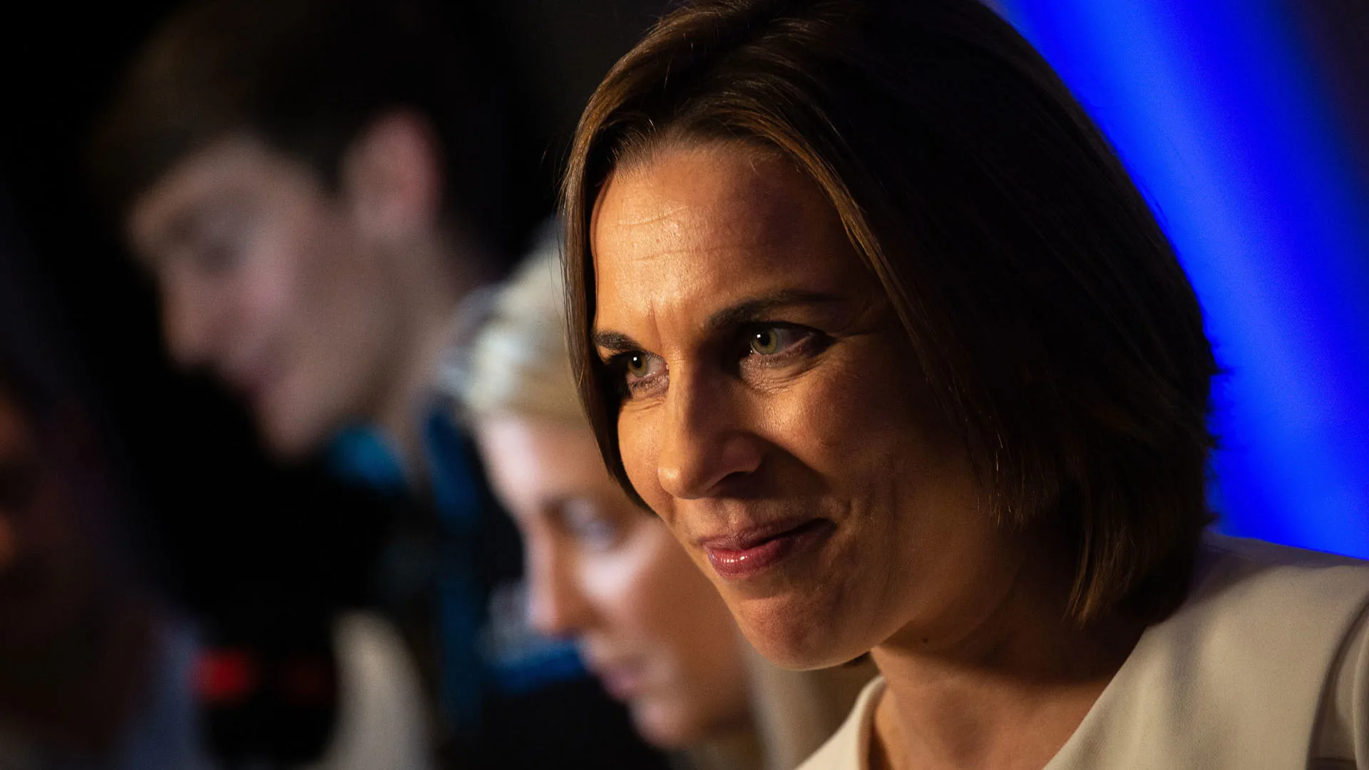 Claire Williams (GBR) Williams Racing Deputy Team Principal with the media.
Williams Racing Livery