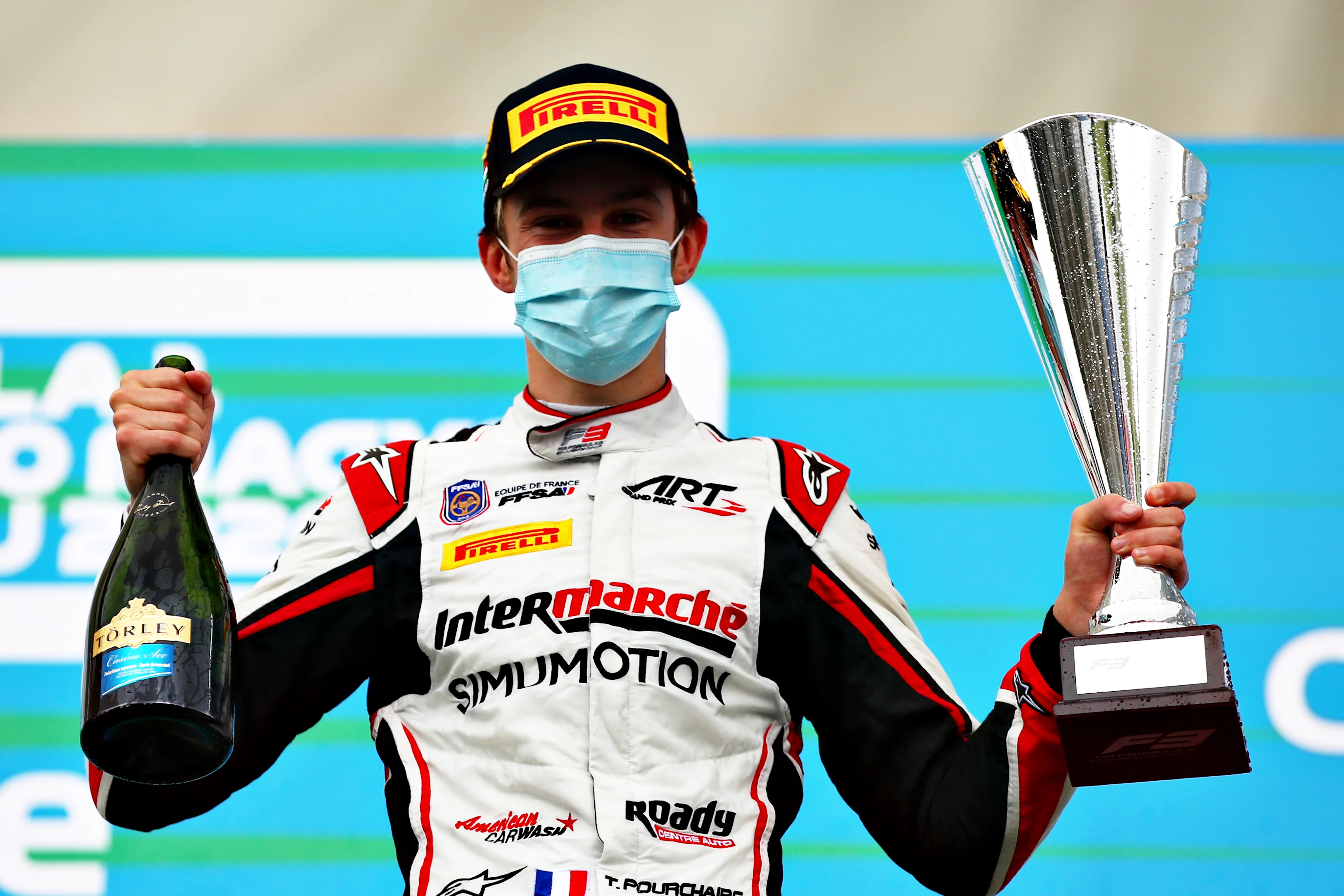 BUDAPEST, HUNGARY - JULY 18: Race winner Theo Pourchaire of France and ART Grand Prix celebrates on