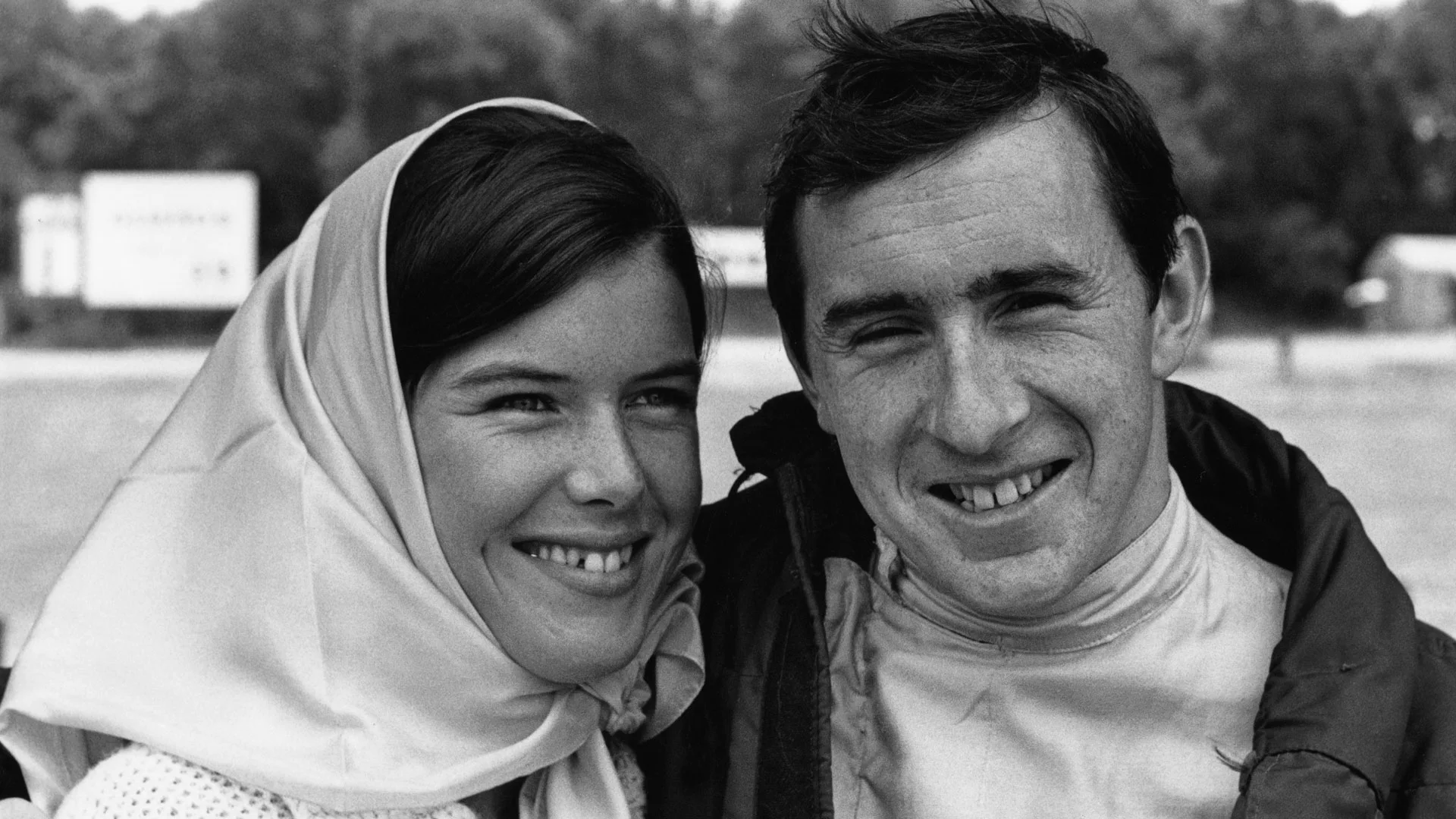 Jackie Stewart, Helen Stewart, BRM P261, Grand Prix of Great Britain, Silverstone Circuit, July 10,