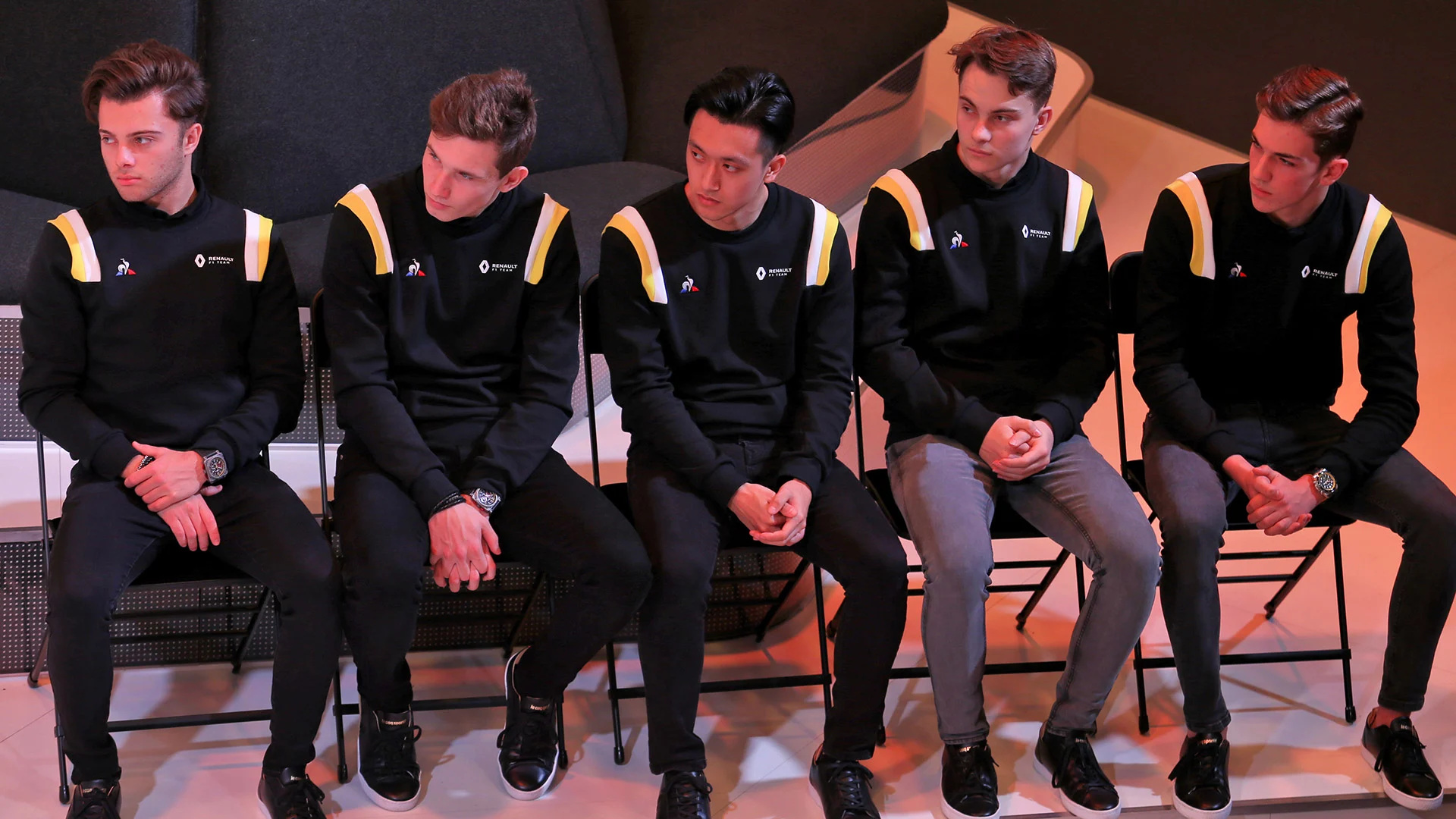 (L to R): Max Fewtrell (GBR) Renault Sport Academy Driver; Christian Lungaard (DEN) Renault Sport