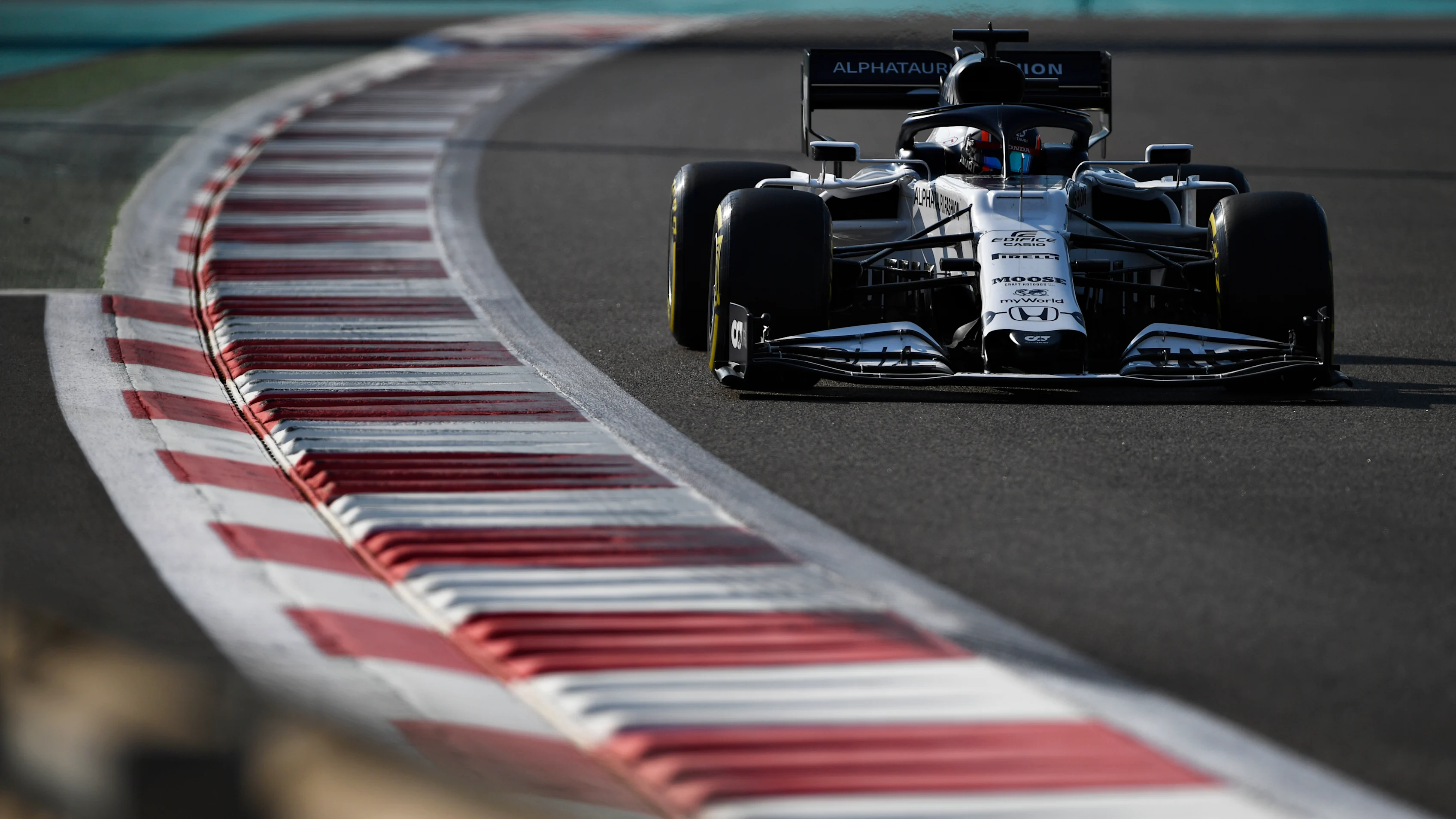 ABU DHABI, UNITED ARAB EMIRATES - DECEMBER 15: Yuki Tsunoda of Japan driving the Scuderia