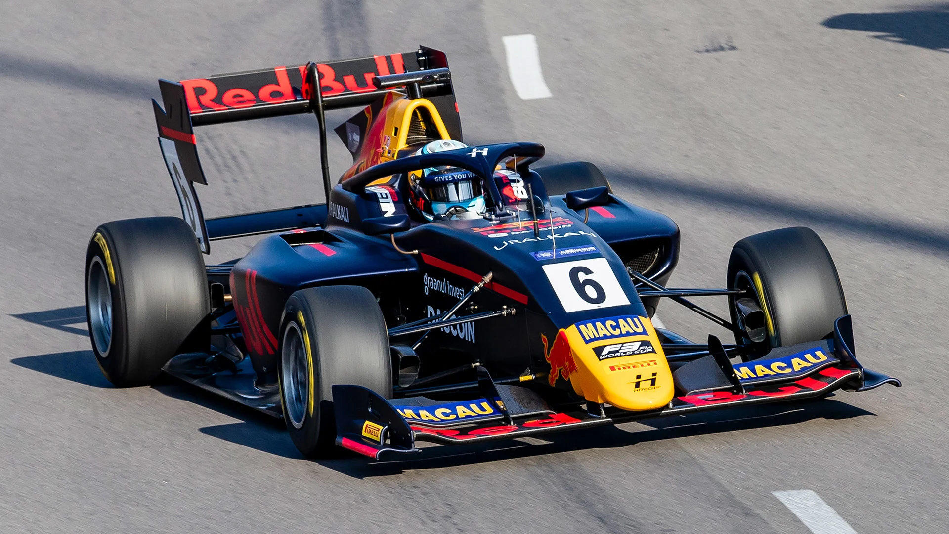 MACAU, MACAU - NOVEMBER 17: Hitech Grand Prix driver Juri Vips (6) of Estonia competes during the
