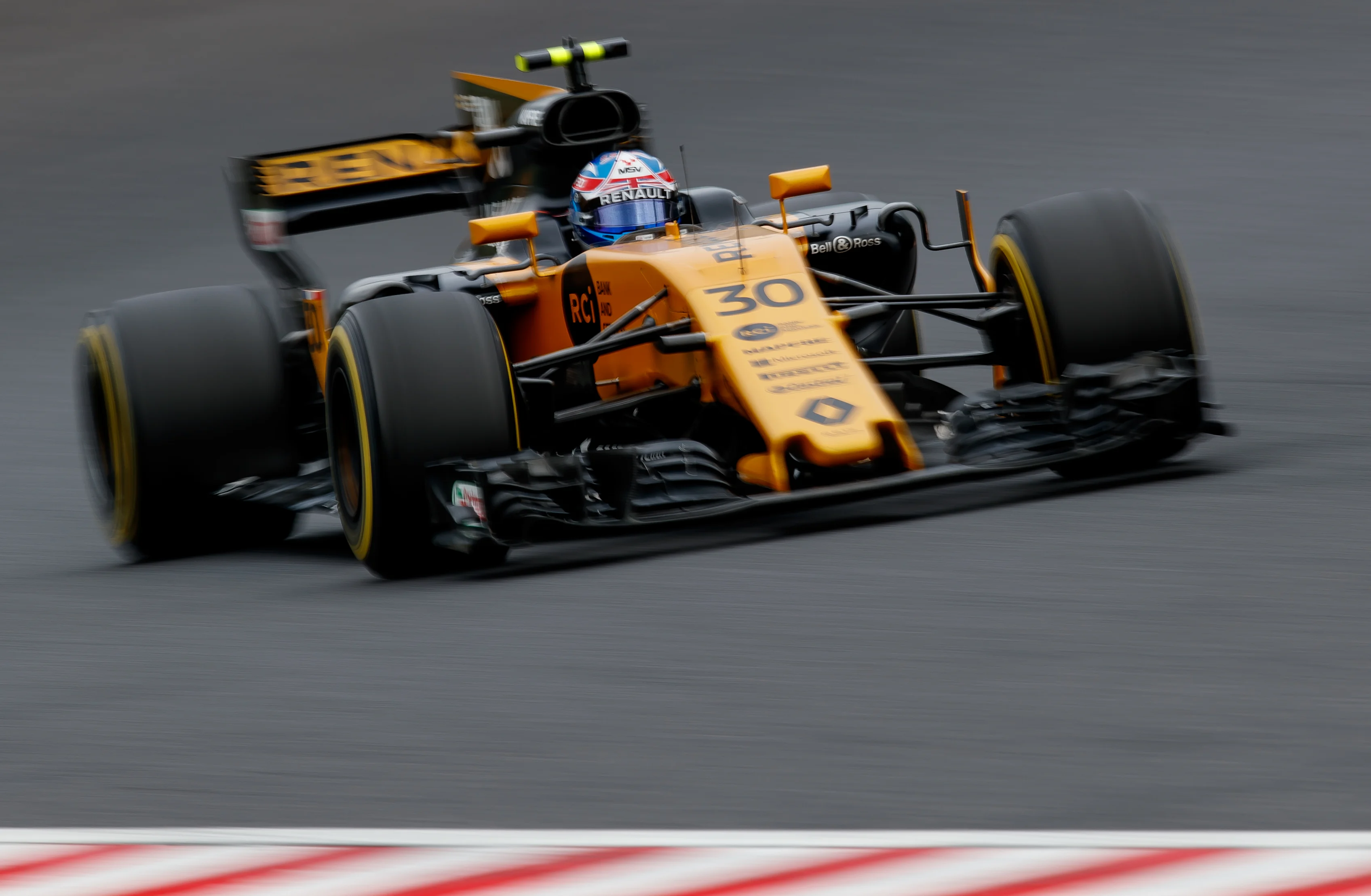 SUZUKA, JAPAN - OCTOBER 07: Jolyon Palmer of Great Britain driving the (30) Renault Sport Formula