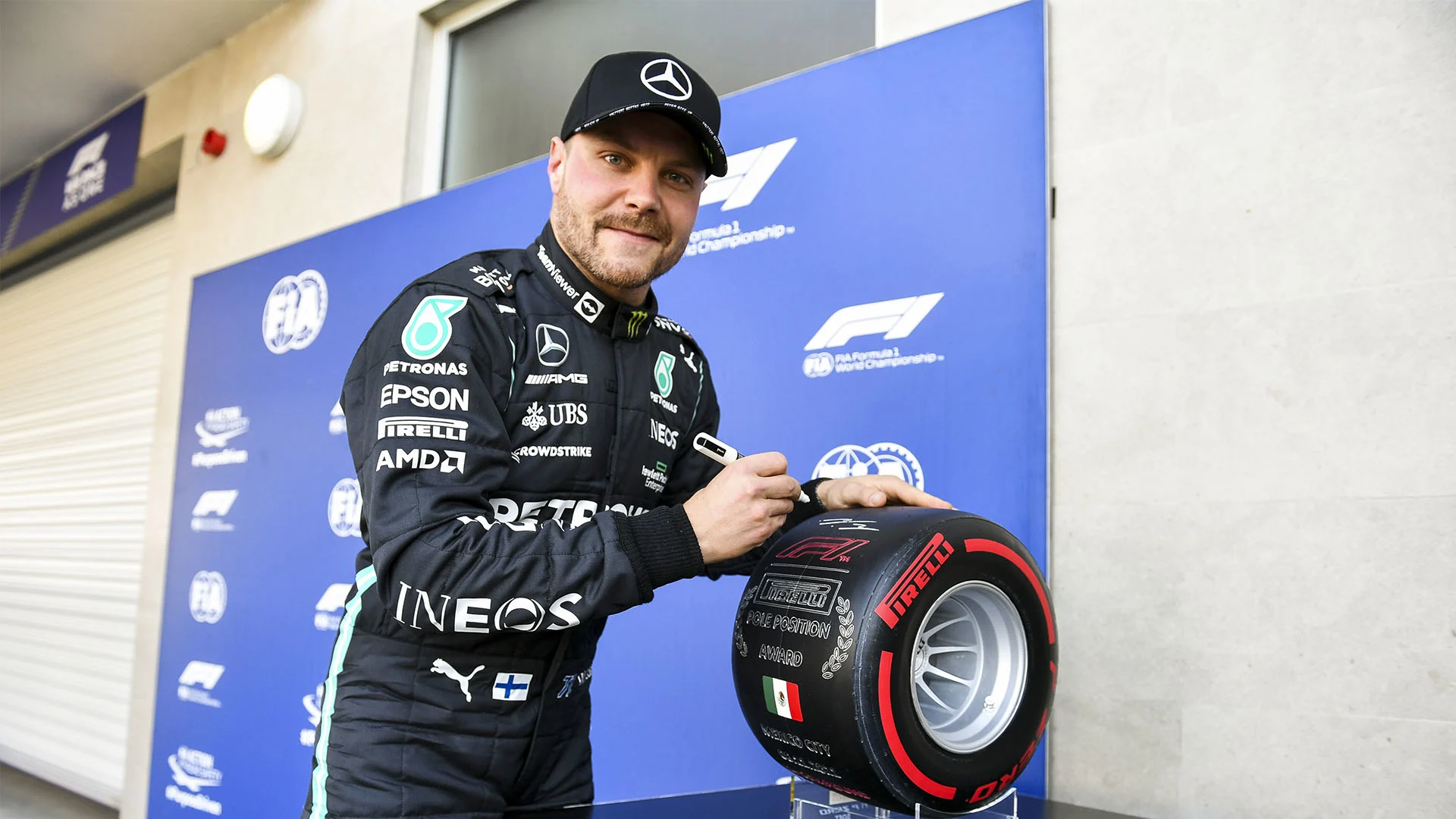Valtteri Bottas_Pirelli Pole Position Award_2021 Mexican
