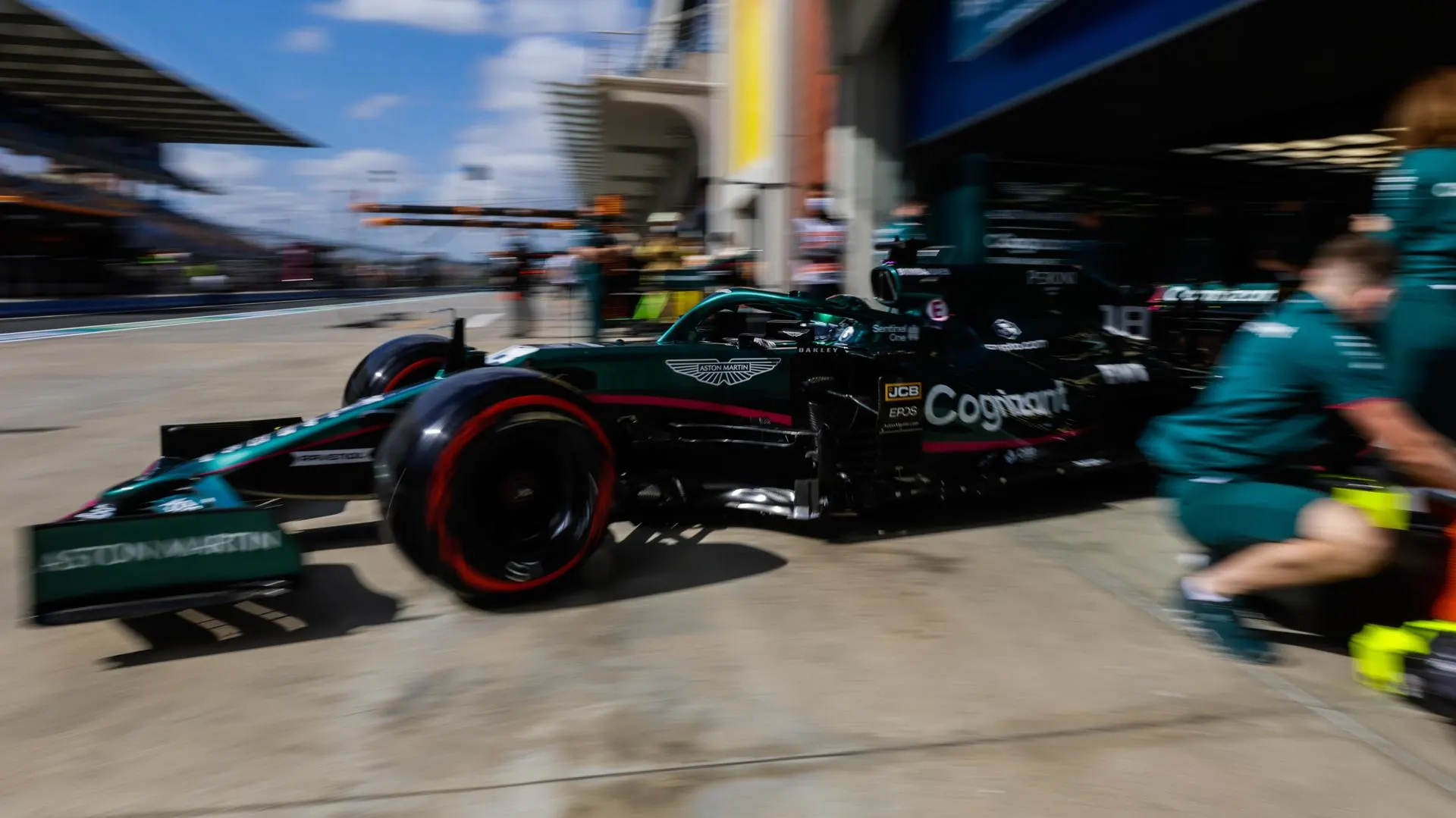 action, Istanbul Park, GP2116a, F1, GP, Turkey
Lance Stroll, Aston Martin AMR21, leaves the