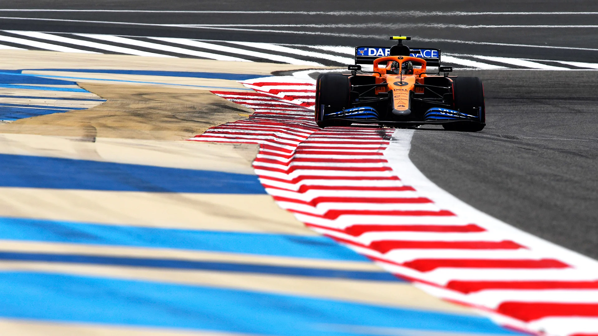 BAHRAIN, BAHRAIN - NOVEMBER 28: Lando Norris of Great Britain driving the (4) McLaren F1 Team MCL35