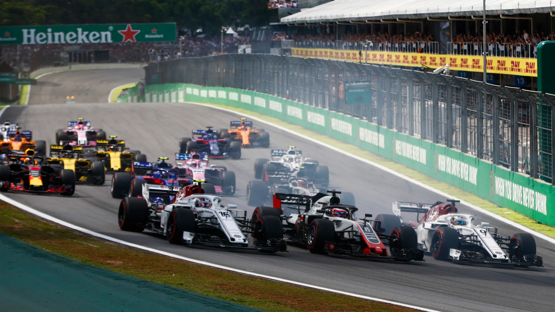 AUTÃ³DROMO JOSÃ© CARLOS PACE, BRAZIL - NOVEMBER 11: Marcus Ericsson, Alfa Romeo Sauber C37, Romain