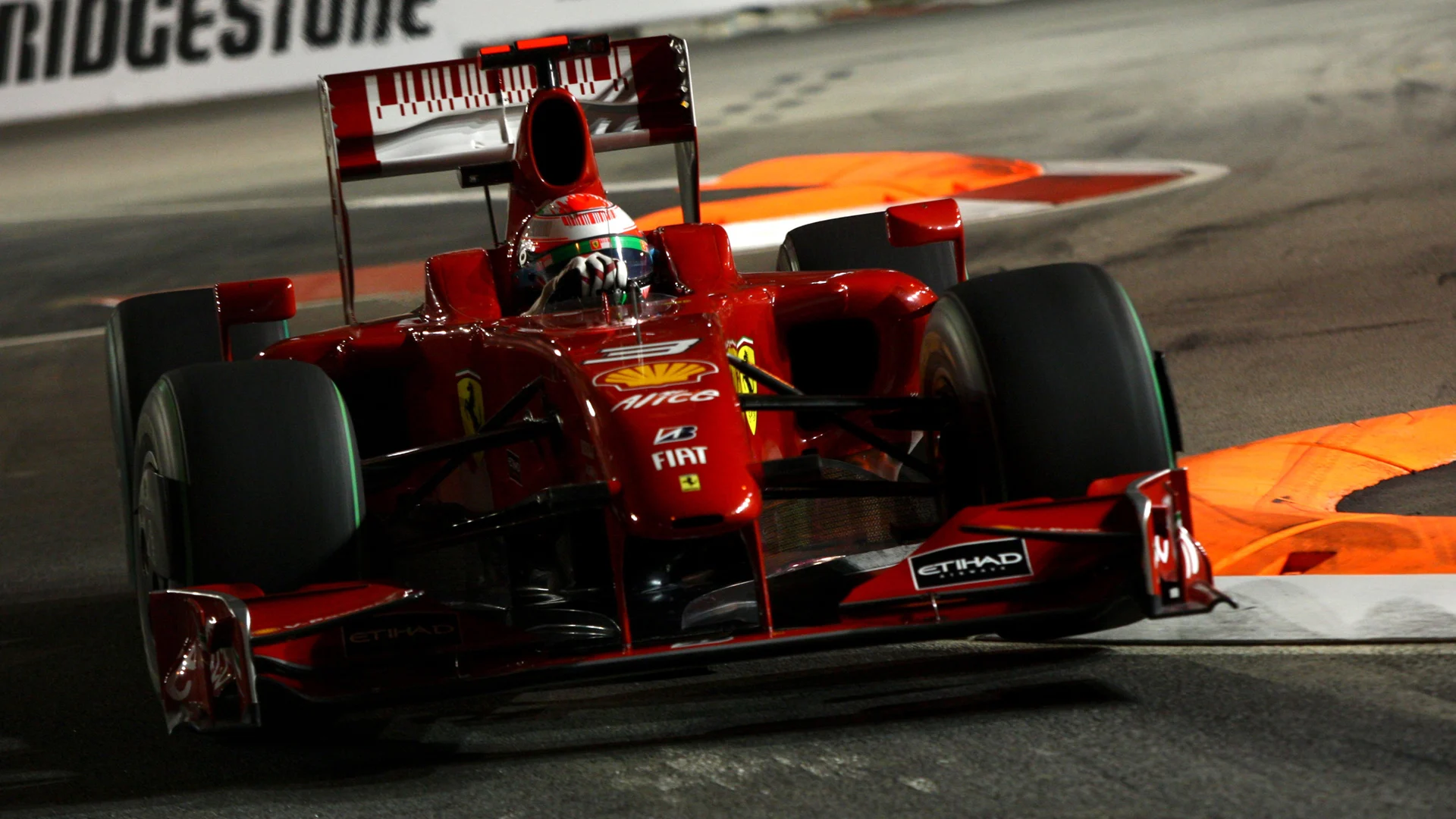 Giancarlo Fisichella (ITA) Ferrari F60. Formula One World Championship, Rd 14, Singapore Grand