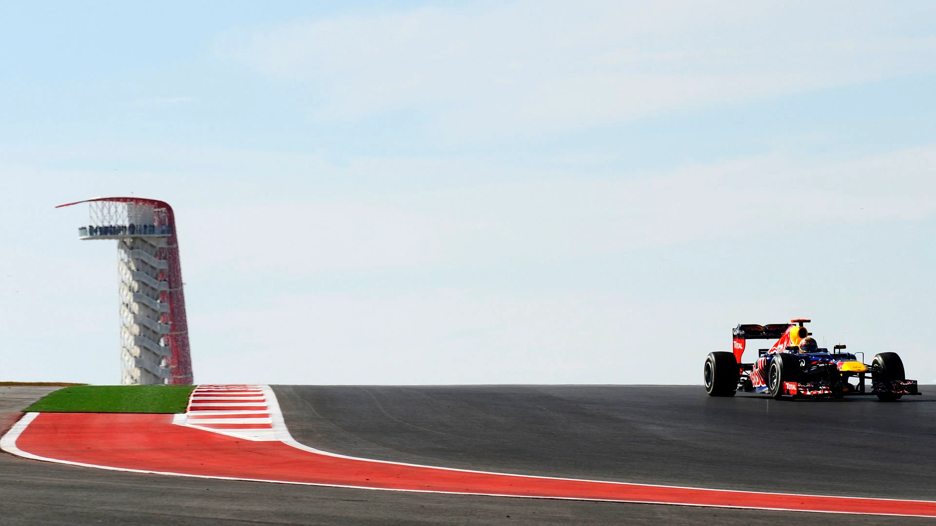 Sebastian Vettel (GER) Red Bull Racing RB8.
Formula One World Championship, Rd19 United States