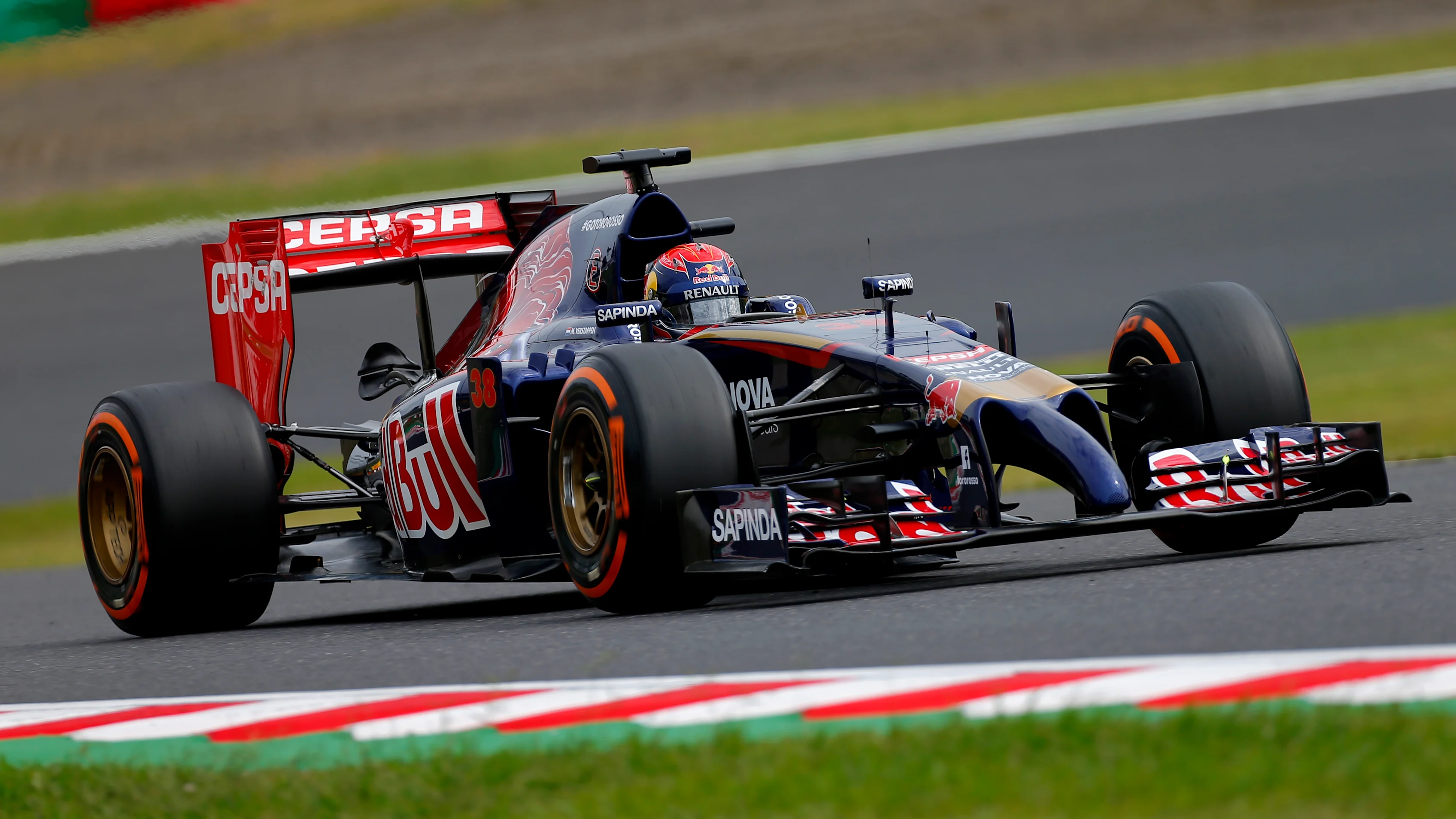 www.sutton-images.com

Max Verstappen (NED) Scuderia Toro Rosso STR9.
Formula One World