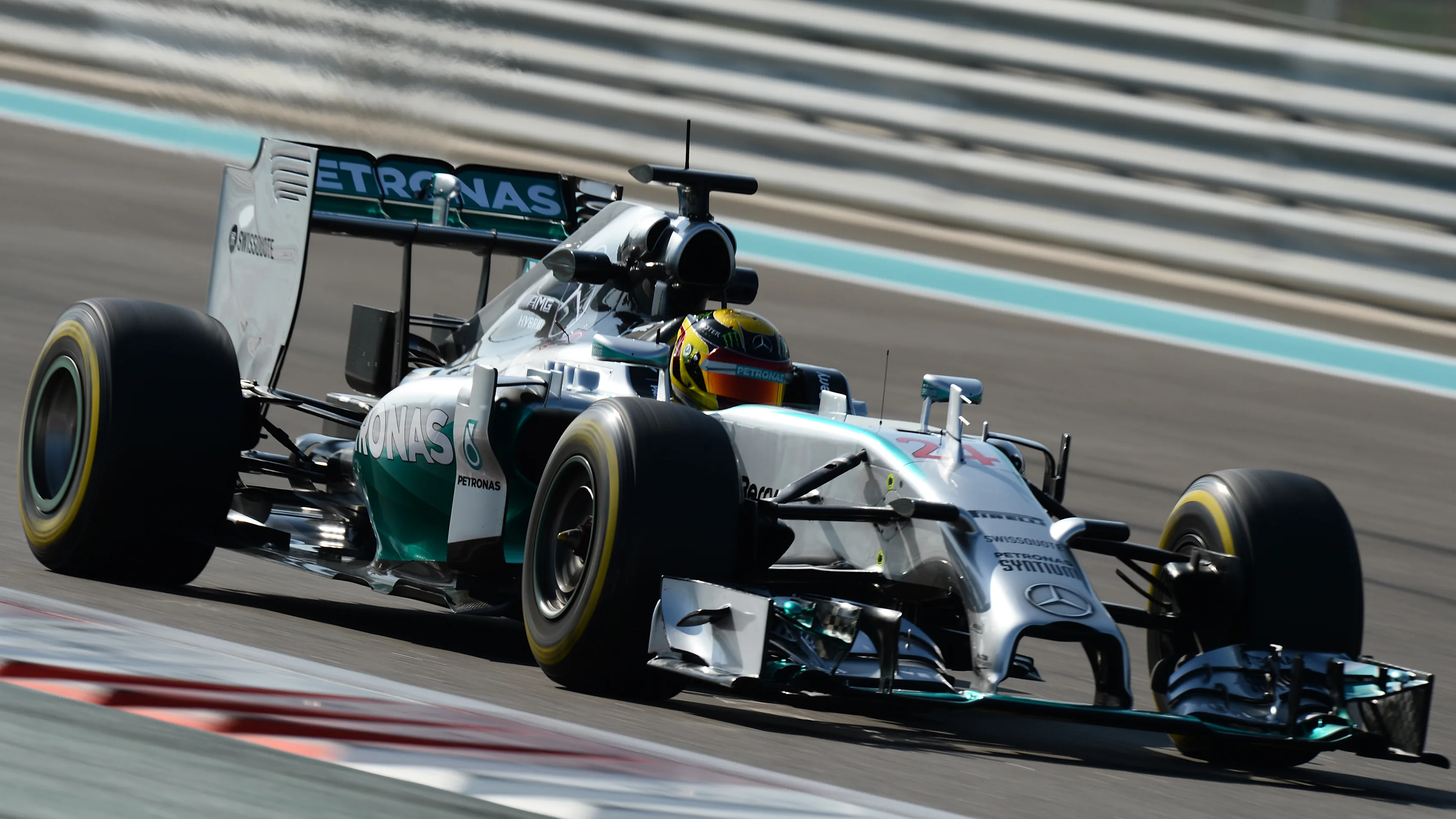 www.sutton-images.com

Pascal Wehrlein (GER) Mercedes AMG F1 W05.
Formula One Testing, Yas Marina