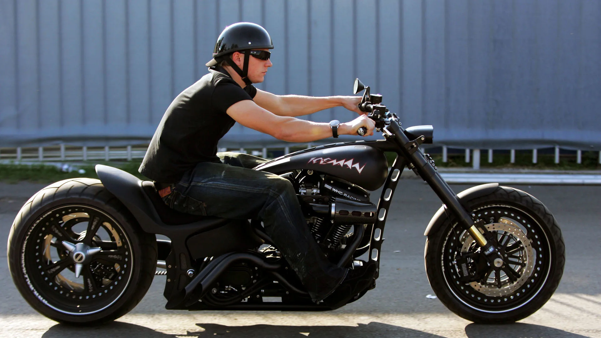 Kimi Raikkonen (FIN) McLaren on his Walz Hardcore Cycles "Iceman"
Formula One World Championship,