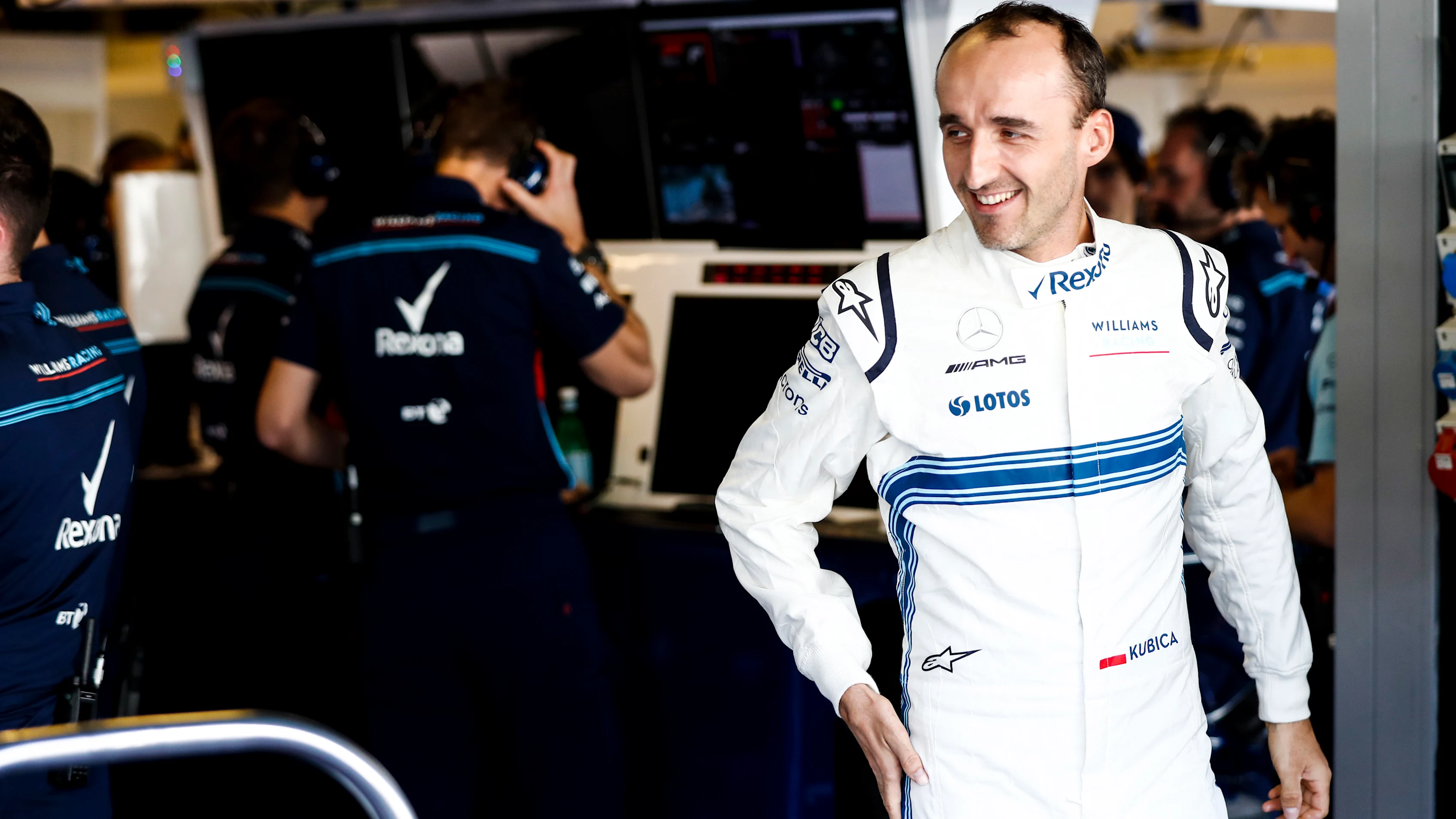 YAS MARINA CIRCUIT, UNITED ARAB EMIRATES - NOVEMBER 23: Robert Kubica, Williams Racing during the