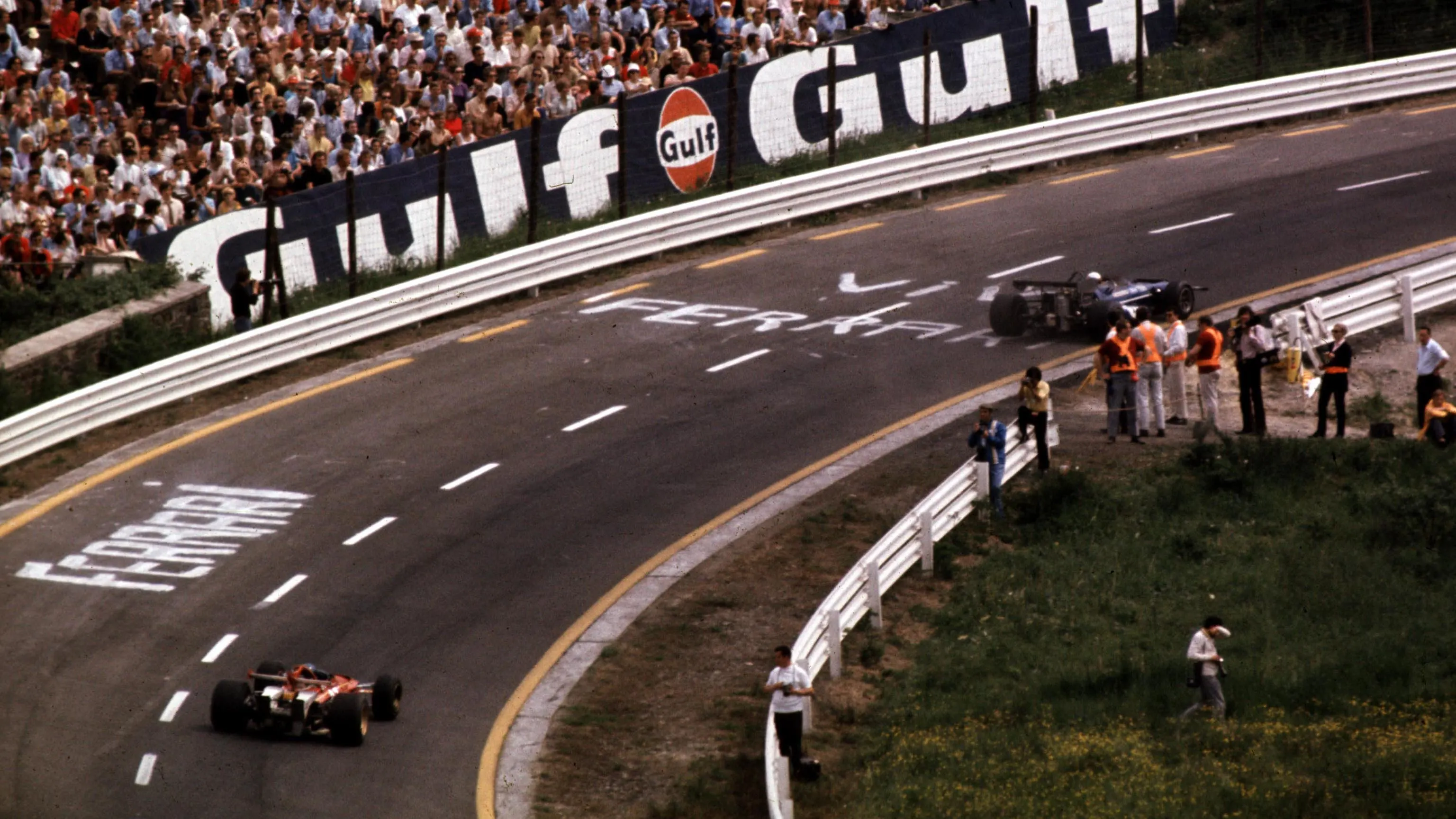 Eau Rouge was lined with Armco barriers for the 1970 race. © LAT Photographic
