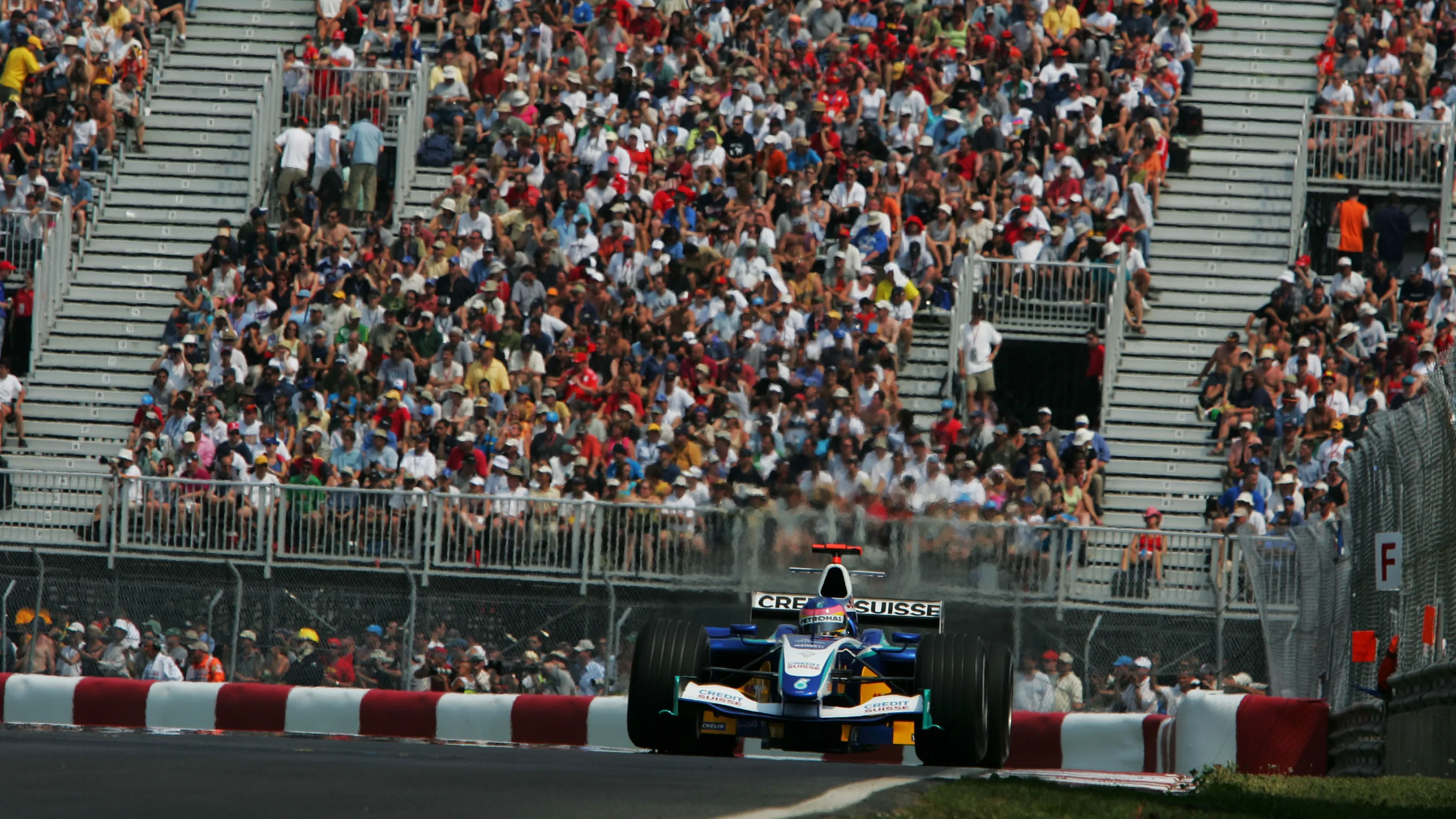 Jacques Villeneuve (CDN) Sauber Petronas C24. Formula One World Championship, Rd 8, Canadian Grand