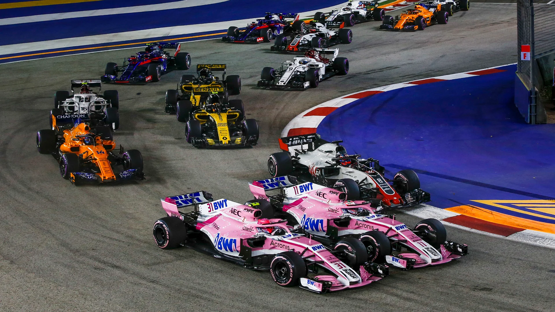 SINGAPORE STREET CIRCUIT, SINGAPORE - SEPTEMBER 16: Esteban Ocon, Racing Point Force India VJM11,